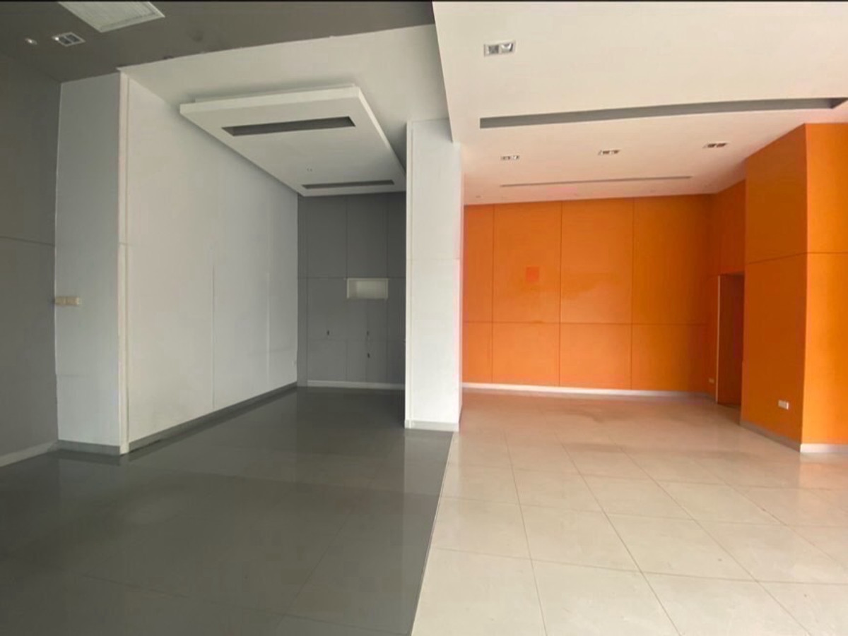 ให้เช่าสำนักงานสยาม จุฬา สามย่าน : พื้นที่สำนักงานให้เช่า ชั้น 1 ใกล้ MRT หัวลำโพง ขนาดใหญ่ 183 ตร.ม ทำเลเด่นย่านเยาวราช ใกล้แหล่งธุรกิจและการค้าสำคัญของกรุงเทพ