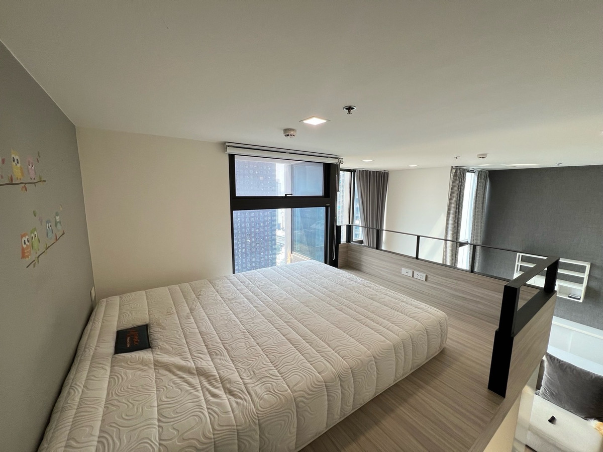 For RentCondoRama9, Petchburi, RCA : Chewathai Residence Asoke - Loft Duplex ✨