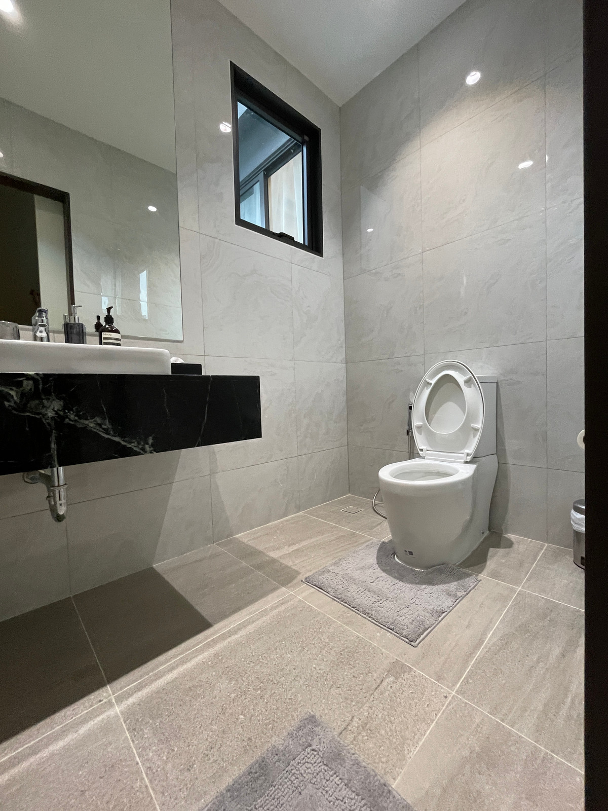 ขายบ้านโชคชัย4 ลาดพร้าว71 : ขายบ้านเดี่ยว Super Luxury THIRRA Ladprao แบบ Signature 575 ตร.ม. พร้อมสระว่ายน้ำส่วนตัว ตกแต่งครบพร้อมเครื่องใช้ไฟฟ้า ใกล้ MRT ภาวนา เพียง 700 ม.