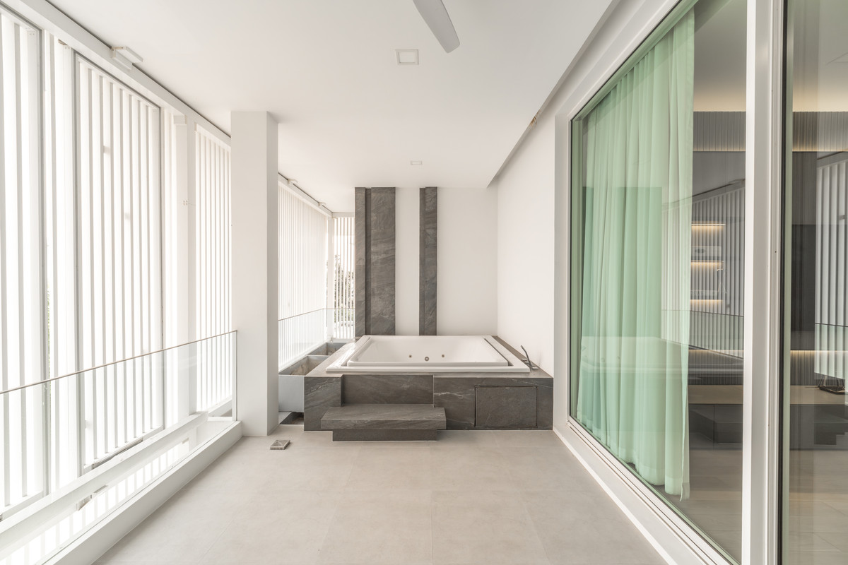 ขายบ้านเลียบทางด่วนรามอินทรา : ขายบ้านหรู VIVE เอกมัย–รามอินทรา ตกแต่งใหม่ พร้อมเข้าอยู่  พื้นที่กว้าง ฟังก์ชันครบ