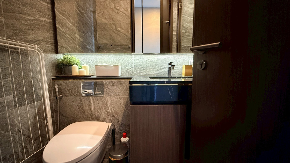 For RentCondoSukhumvit, Asoke, Thonglor : Condo for rent: The Esse 36, beautiful and new 2-bedroom unit, fully furnished, near BTS Thonglor. Special price.