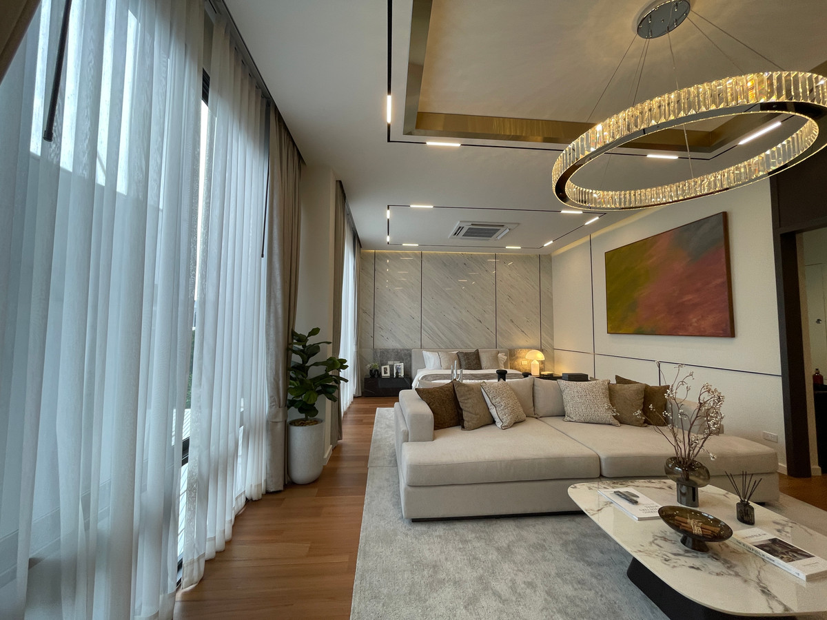 ขายบ้านโชคชัย4 ลาดพร้าว71 : ขายบ้านเดี่ยว Super Luxury THIRRA Ladprao แบบ Signature 575 ตร.ม. พร้อมสระว่ายน้ำส่วนตัว ตกแต่งครบพร้อมเครื่องใช้ไฟฟ้า ใกล้ MRT ภาวนา เพียง 700 ม.