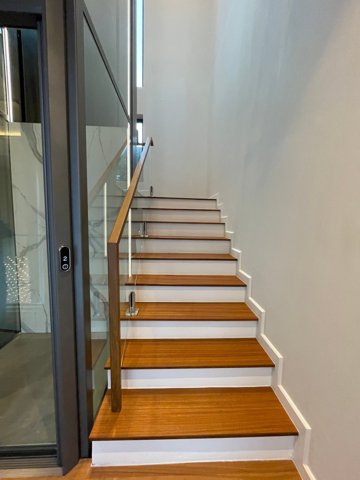 ขายบ้านโชคชัย4 ลาดพร้าว71 : ขายบ้านเดี่ยว Super Luxury THIRRA Ladprao แบบ Signature 575 ตร.ม. พร้อมสระว่ายน้ำส่วนตัว ตกแต่งครบพร้อมเครื่องใช้ไฟฟ้า ใกล้ MRT ภาวนา เพียง 700 ม.