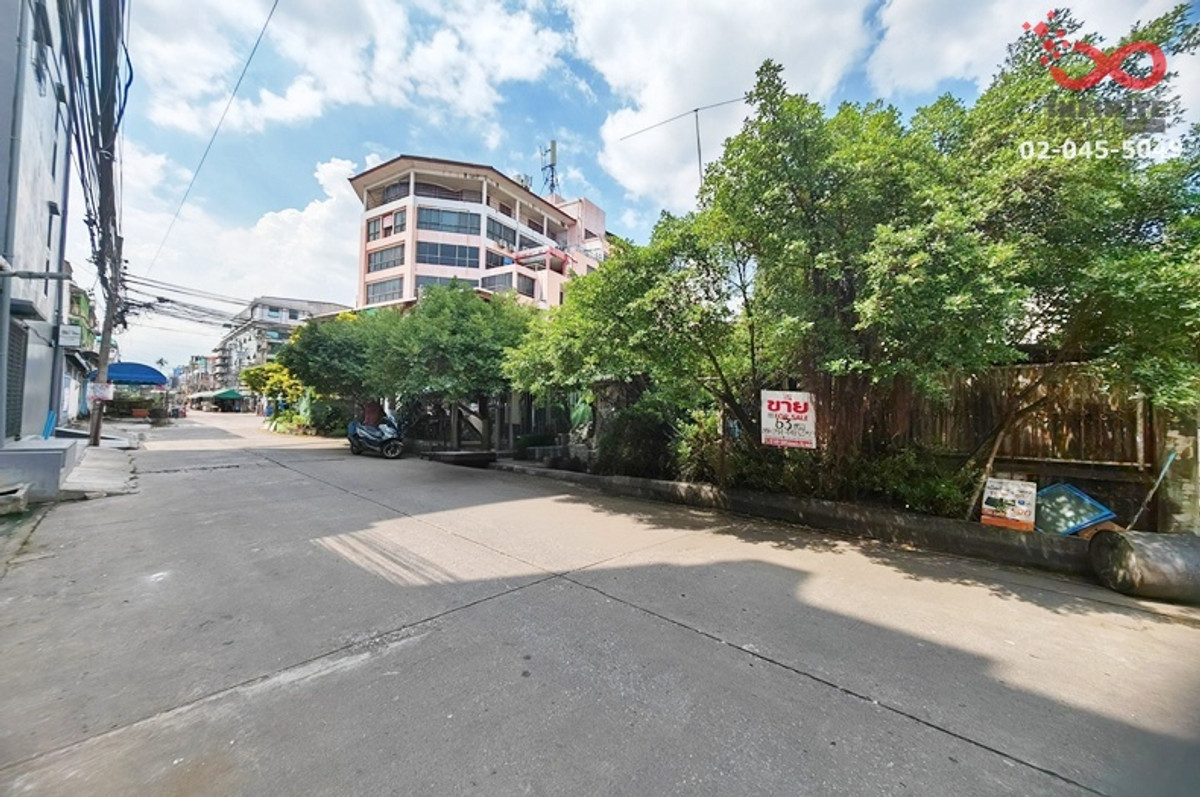 For SaleHouseRamkhamhaeng, Hua Mak : Single-storey house for sale, 63 square wah, Sriwara Road, Town in Town.  Pradit Manutham near Ekamai-Ramindra Expressway