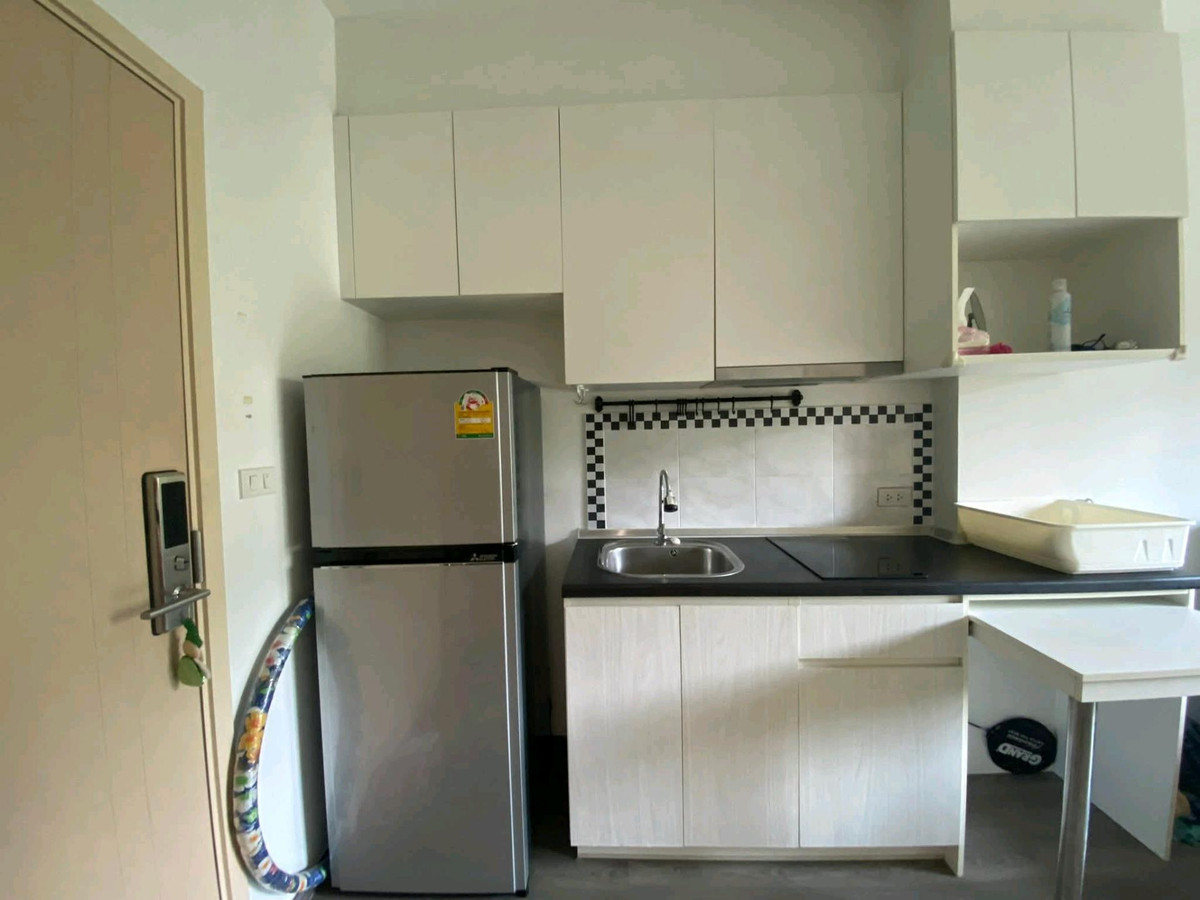 For RentCondoPattanakan, Srinakarin : Next to the Airport Rail Link + MRT + SRT Hua Mak, just a few minutes walk. Convenient location to travel