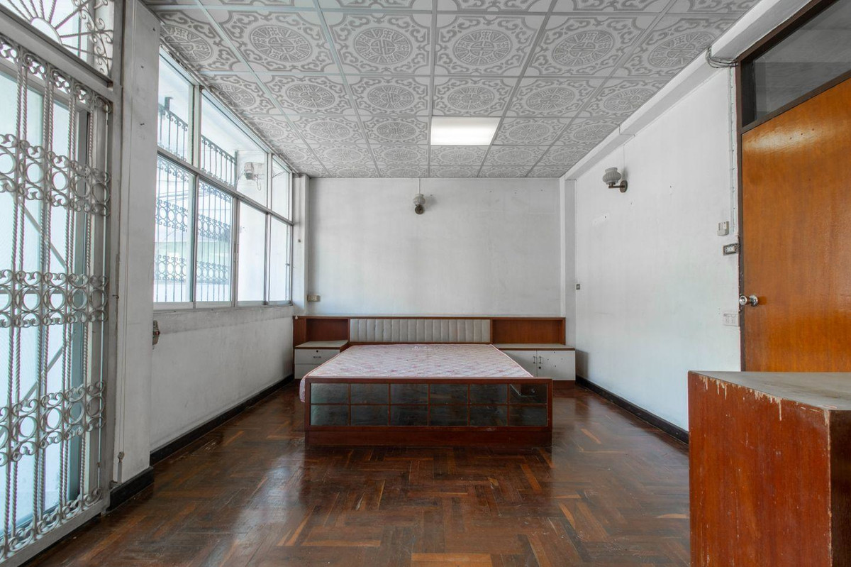 ขายทาวน์โฮมสาทร นราธิวาส : LTH14655 – Townhouse for Sale | Central Sathorn | 250 sqm | 4 Bedrooms 3 Bathrooms | Luxury Spacious Layout Prime Location | Near MRT Lumphini | 18.5 MB | ทาวน์เฮาส์ขาย สาทรกลางเมือง 250 ตร.ม. 4 ห้องนอน 3 ห้องน้ำ พื้นที่กว้าง ทำเลไพรม์ ใกล้ MRT ลุมพินี รา