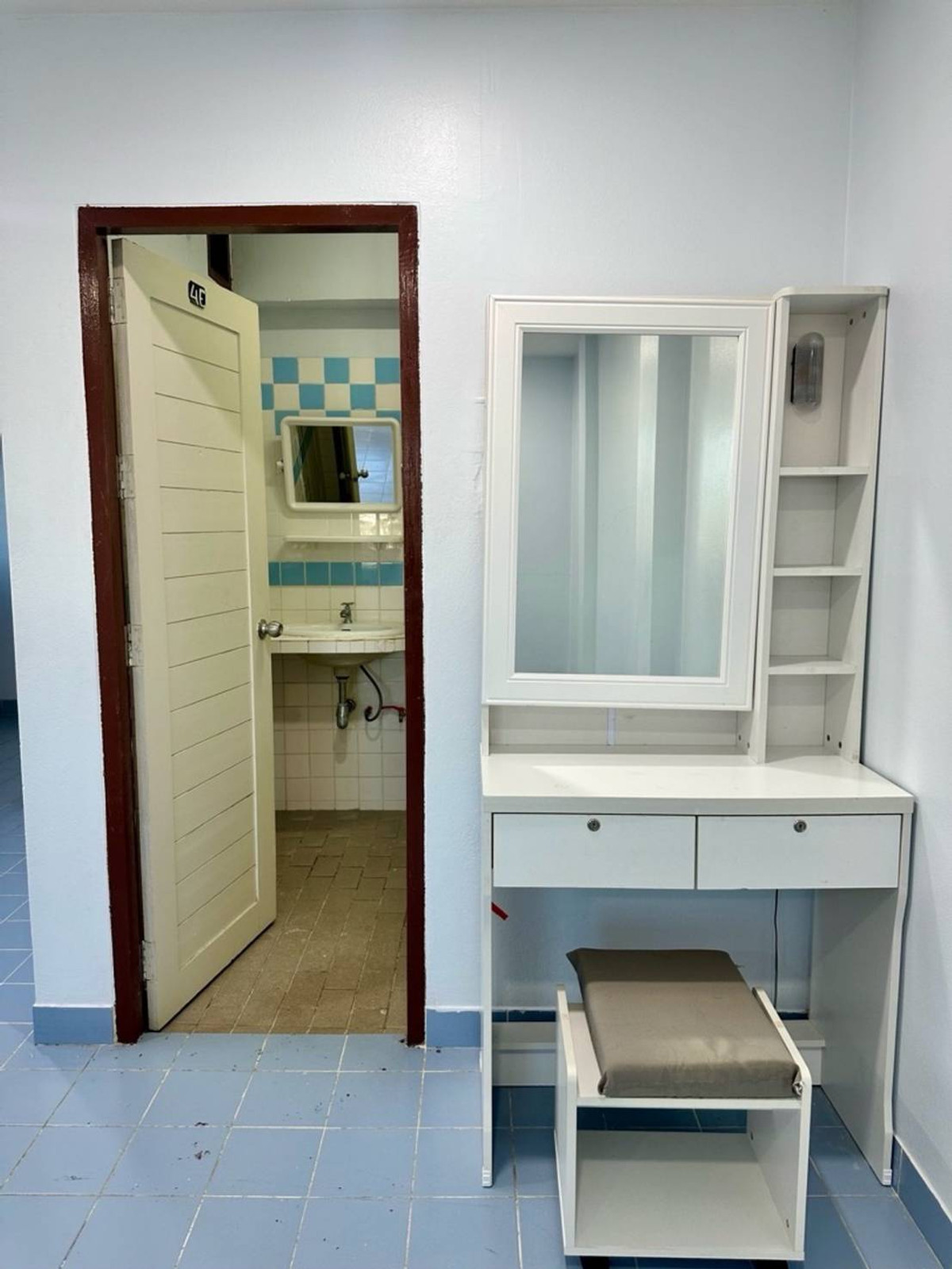 For RentShop HouseSamut Prakan,Samrong : Commercial building for rent near MRTA Samrong, just 1 minute.