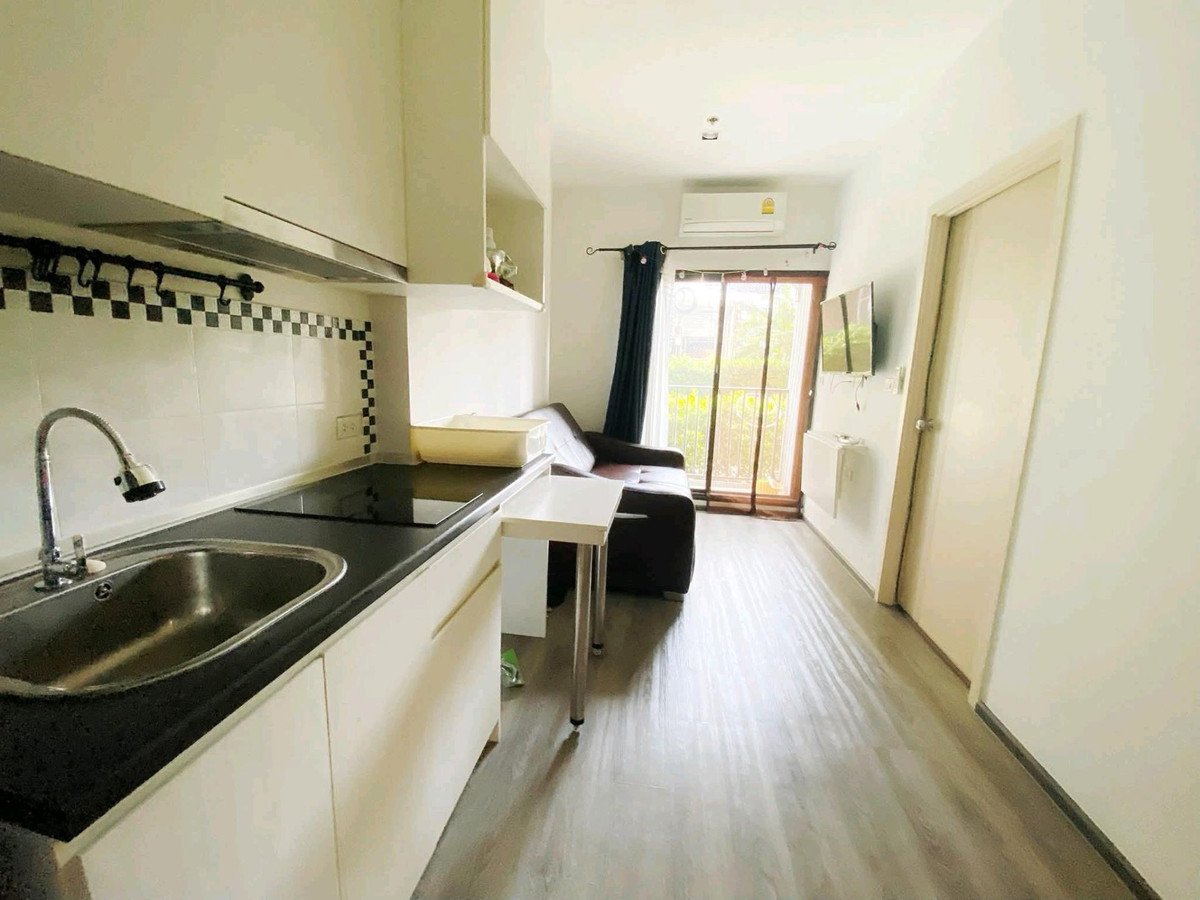 For RentCondoPattanakan, Srinakarin : Next to the Airport Rail Link + MRT + SRT Hua Mak, just a few minutes walk. Convenient location to travel