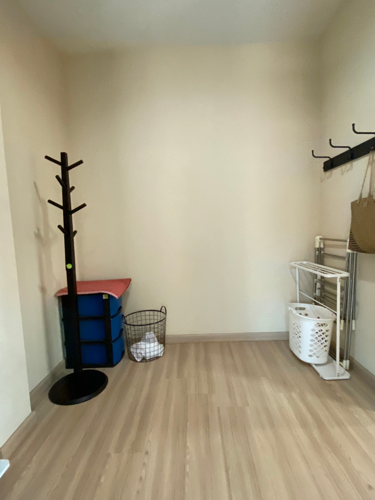 ขายบ้านสมุทรปราการ สำโรง : ขายบ้านเดี่ยว หลังมุม เลอนิโอ สุขุมวิท–เอราวัณ ใกล้ BTS โรงเรียนนายเรือ