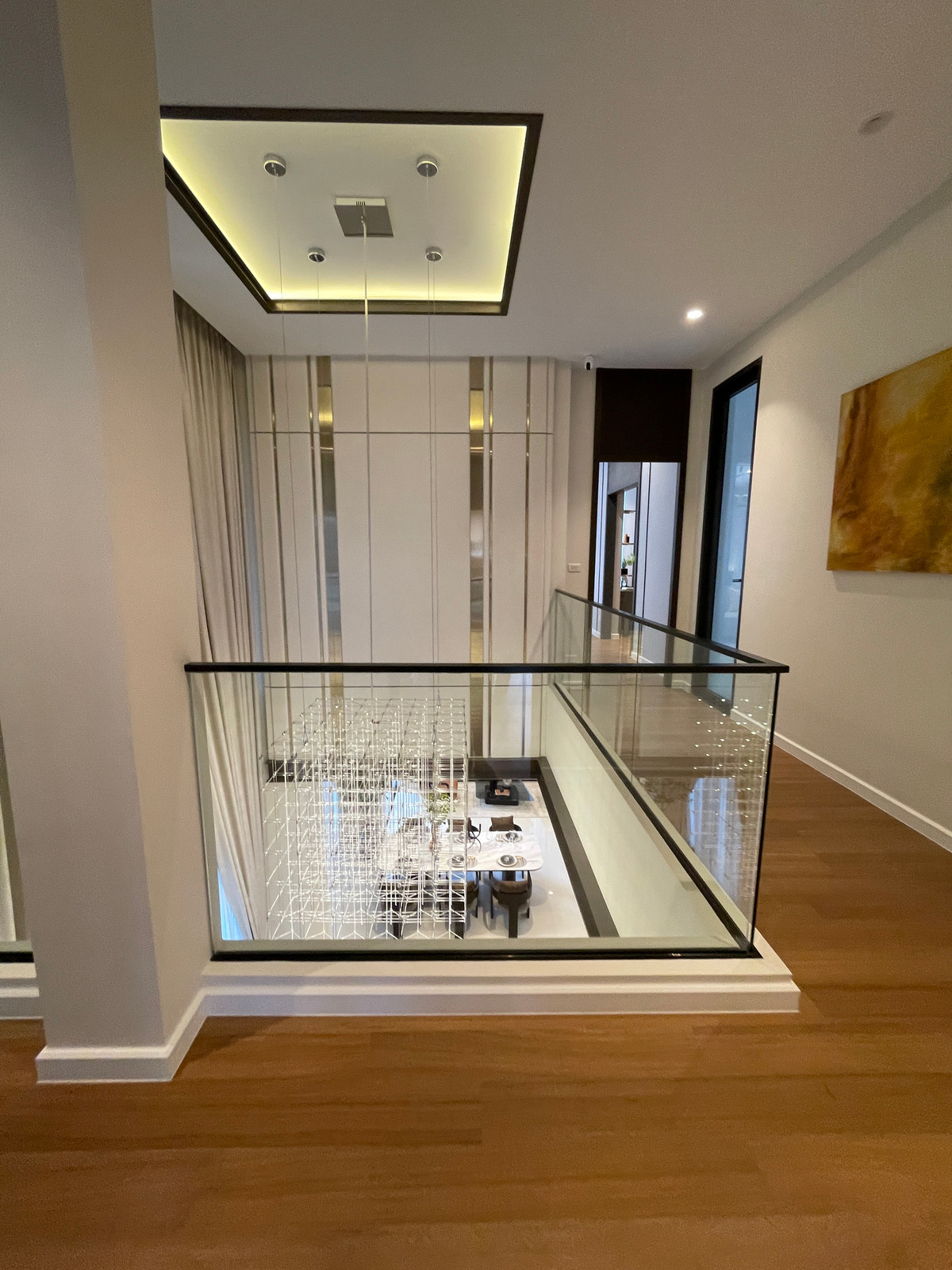 ขายบ้านโชคชัย4 ลาดพร้าว71 : ขายบ้านเดี่ยว Super Luxury THIRRA Ladprao แบบ Signature 575 ตร.ม. พร้อมสระว่ายน้ำส่วนตัว ตกแต่งครบพร้อมเครื่องใช้ไฟฟ้า ใกล้ MRT ภาวนา เพียง 700 ม.