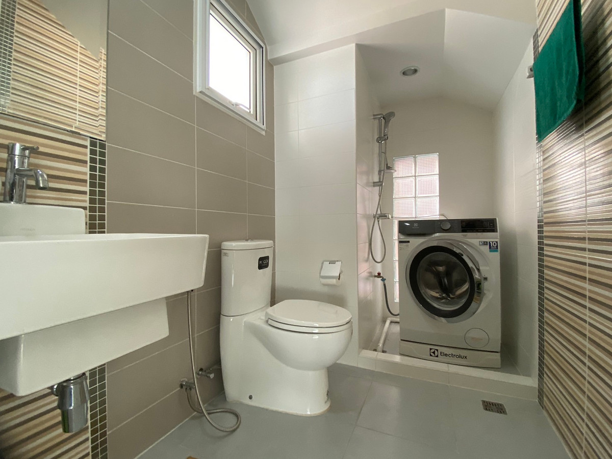 ขายบ้านสมุทรปราการ สำโรง : ขายบ้านเดี่ยว หลังมุม เลอนิโอ สุขุมวิท–เอราวัณ ใกล้ BTS โรงเรียนนายเรือ