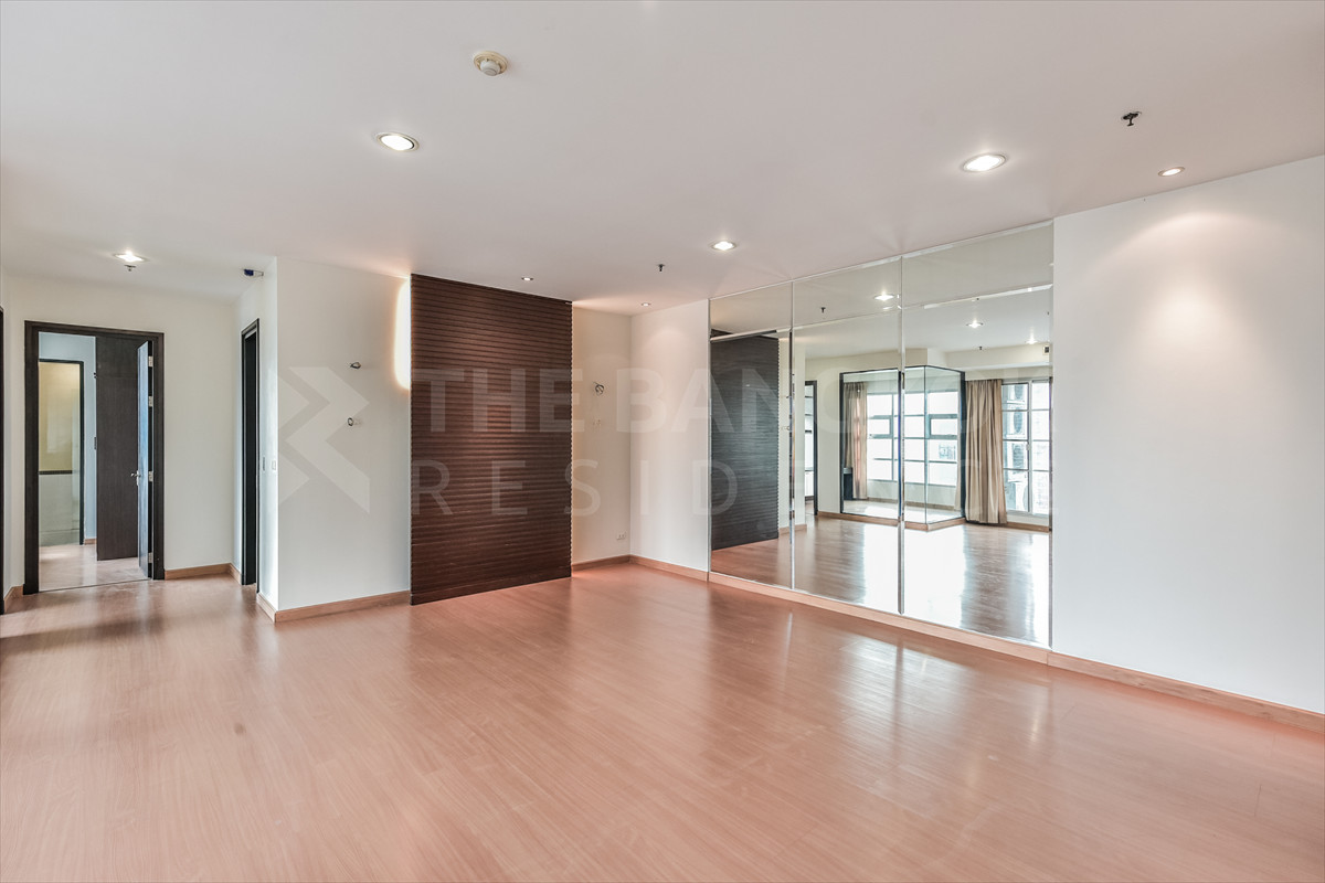 For SaleCondoRatchathewi,Phayathai : 🔥🔥FOR SELL 🔥🔥Condo, good location, BTS Ratchathewi, Baan Klang Krung Siam - Pathumwan (3 bed 115 sqm) best room location ✨ only 22.5 MB. ✨ only BY KOY 0825536236