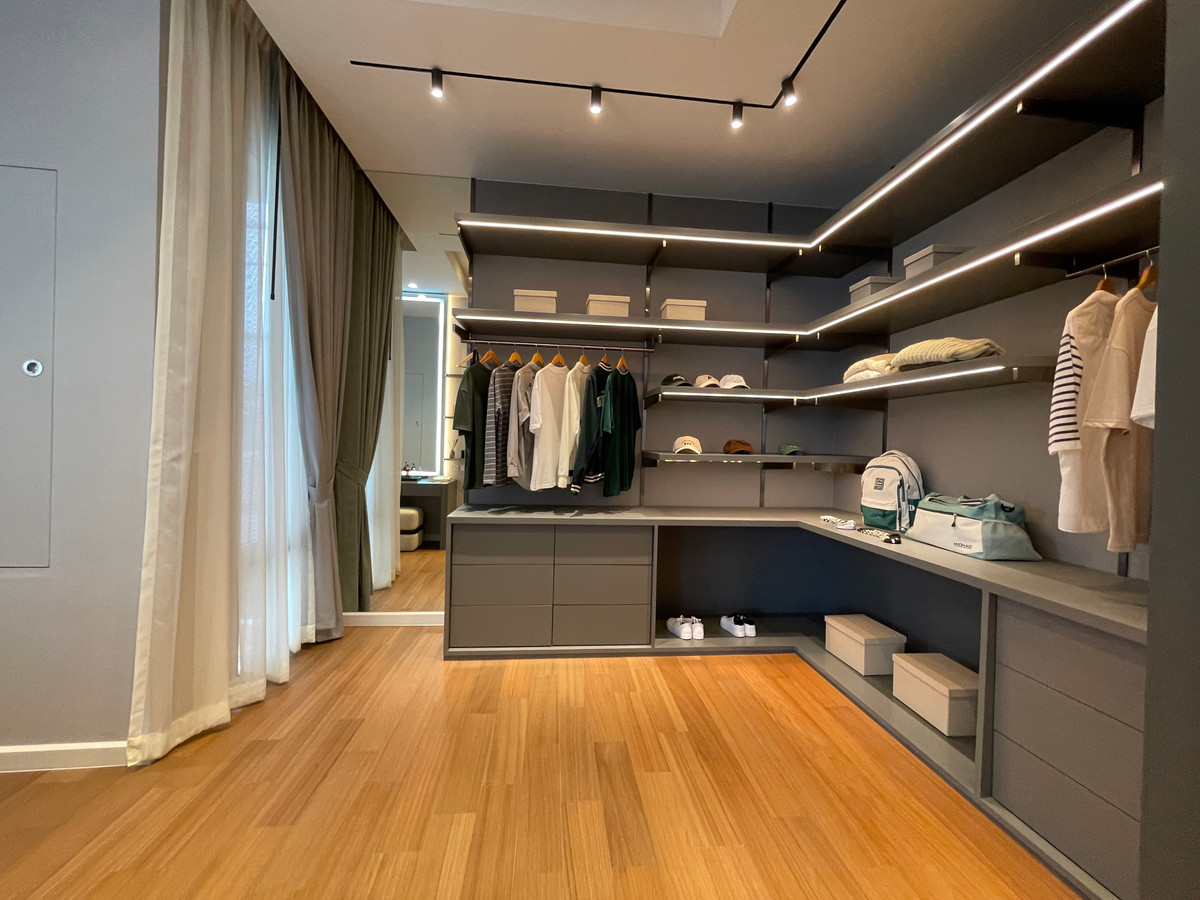 ขายบ้านโชคชัย4 ลาดพร้าว71 : ขายบ้านเดี่ยว Super Luxury THIRRA Ladprao แบบ Signature 575 ตร.ม. พร้อมสระว่ายน้ำส่วนตัว ตกแต่งครบพร้อมเครื่องใช้ไฟฟ้า ใกล้ MRT ภาวนา เพียง 700 ม.