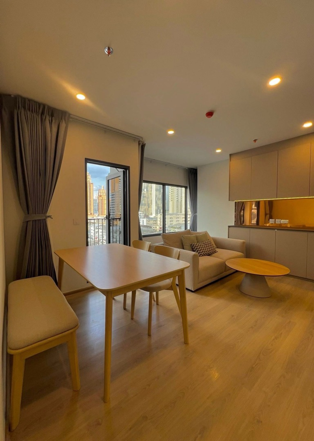 For RentCondoKhlongtoei, Kluaynamthai : #Z4935💥 100369 🔥Condo for rent Life Rama 4 - Asoke