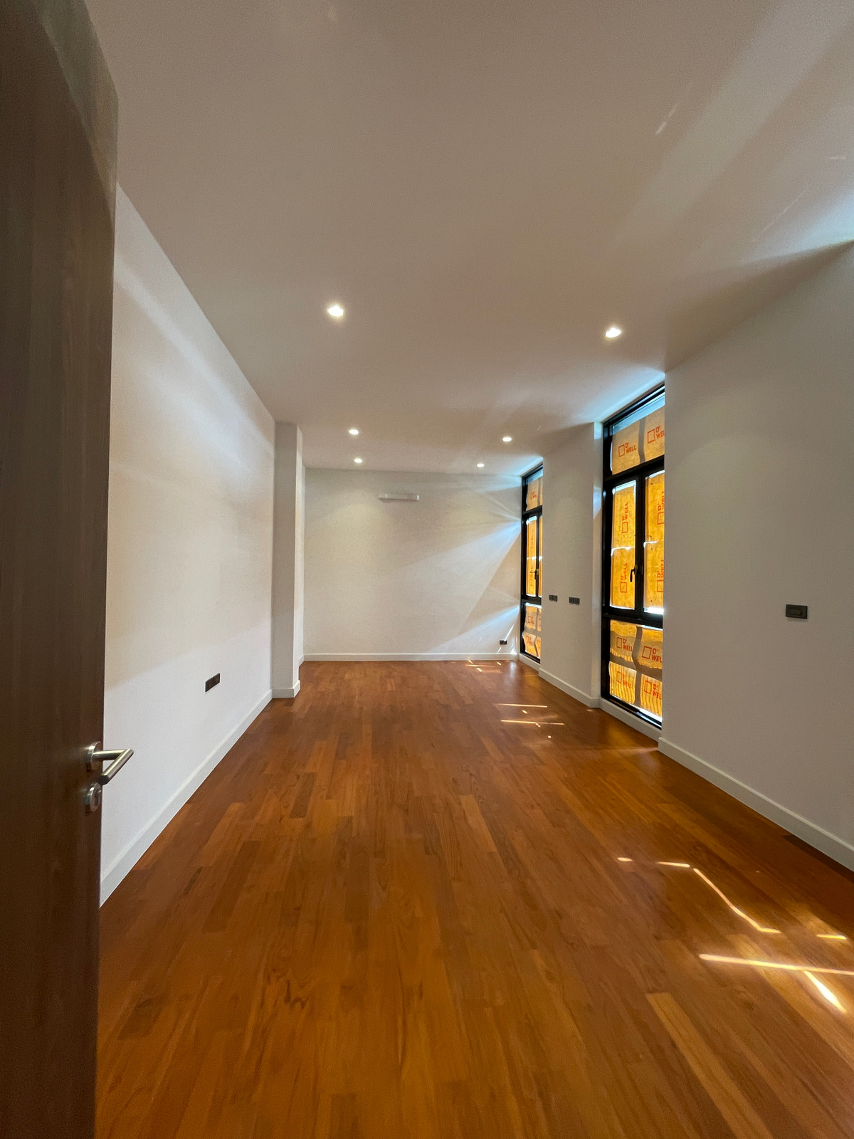 ขายบ้านรามคำแหง หัวหมาก : [ขาย] ARNA Rama 9 บ้านเดี่ยว Super Luxury 3 ชั้น พร้อมสระว่ายน้ำส่วนตัว และดาดฟ้า | ทำเลทองหลัง The Mall รามฯ ใกล้ MRT สายสีส้ม