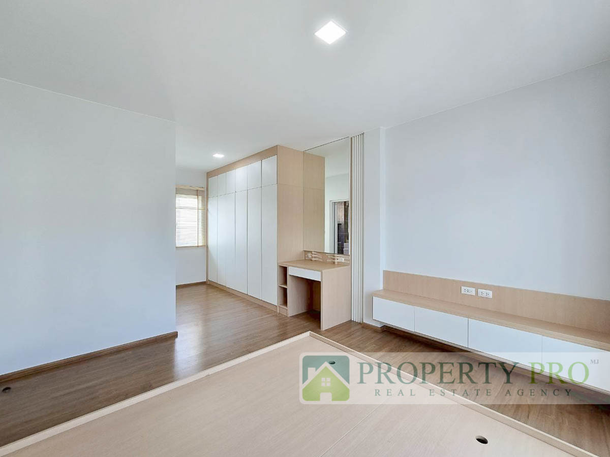 For SaleSamut Prakan,Samrong : TwinHouse for Sale Grande Pleno Bangna Onnut, 3 Bedroom 35 Sqw 146 Sqm Minimal Style with Good Condition Near Chaloem Phrakiat Rama 9, Kingkaew, Suvarnabhumi Airport, Prawet, Ladkrabang, MegaBangna : MJ25S-009