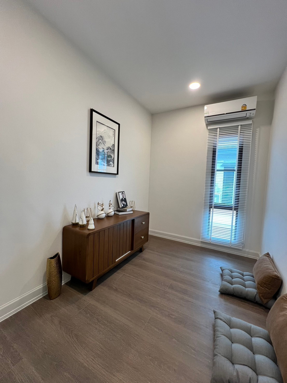 For SaleHousePattanakan, Srinakarin : Urgent sale Nantawan Rama 9 - New Krungthepkretha 📞065-626-5636 Big house, corner plot, fully furnished.