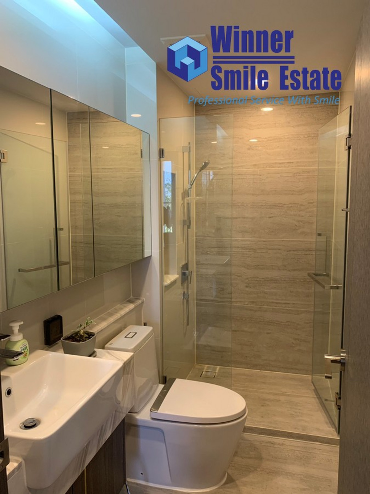 For RentCondoBangna, Bearing, Lasalle : For Rent : Very Lasalle Condo, 2 Bedrooms, 2 Bathrooms, near BTS Bearing.