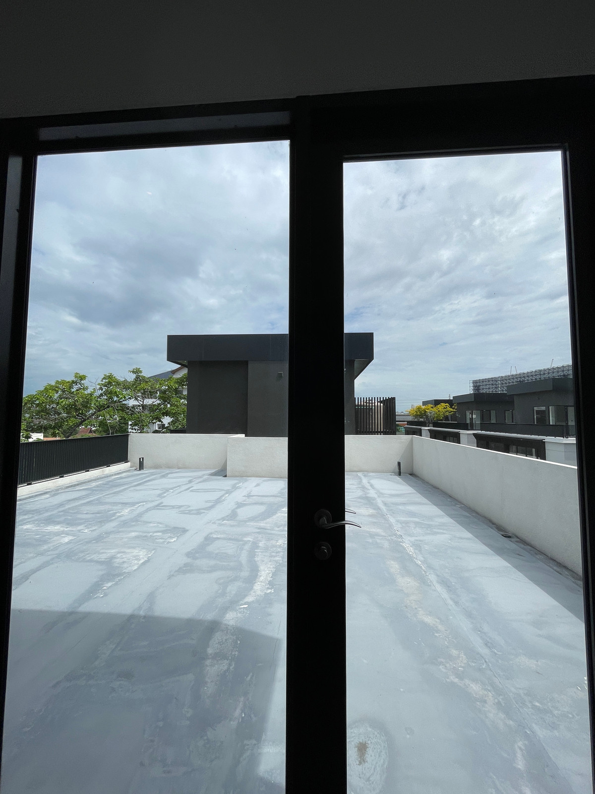 ขายบ้านรามคำแหง หัวหมาก : [ขาย] ARNA Rama 9 บ้านเดี่ยว Super Luxury 3 ชั้น พร้อมสระว่ายน้ำส่วนตัว และดาดฟ้า | ทำเลทองหลัง The Mall รามฯ ใกล้ MRT สายสีส้ม