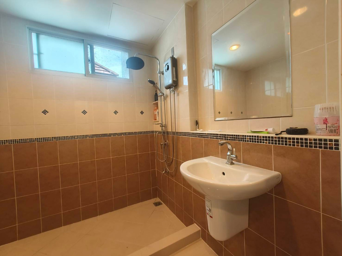 For SaleTownhomeLadprao101, Happy Land, The Mall Bang Kapi : Baan Klang Muang Ladprao 87 / 3 Bedrooms (FOR SALE) FAHS033