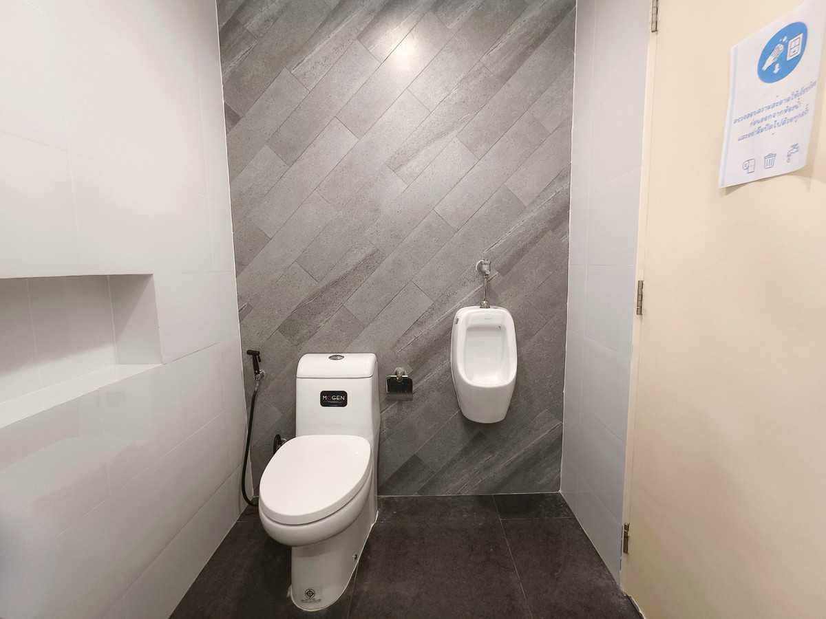 Home OfficeLadkrabang, Suwannaphum Airport : For Sale/Rent: 4-Story Home Office, WERKK Kingkaew. Brand new building, ready to use, 5 minutes to the airport. Large hall on every floor, 1 bedroom, 3 bathrooms.