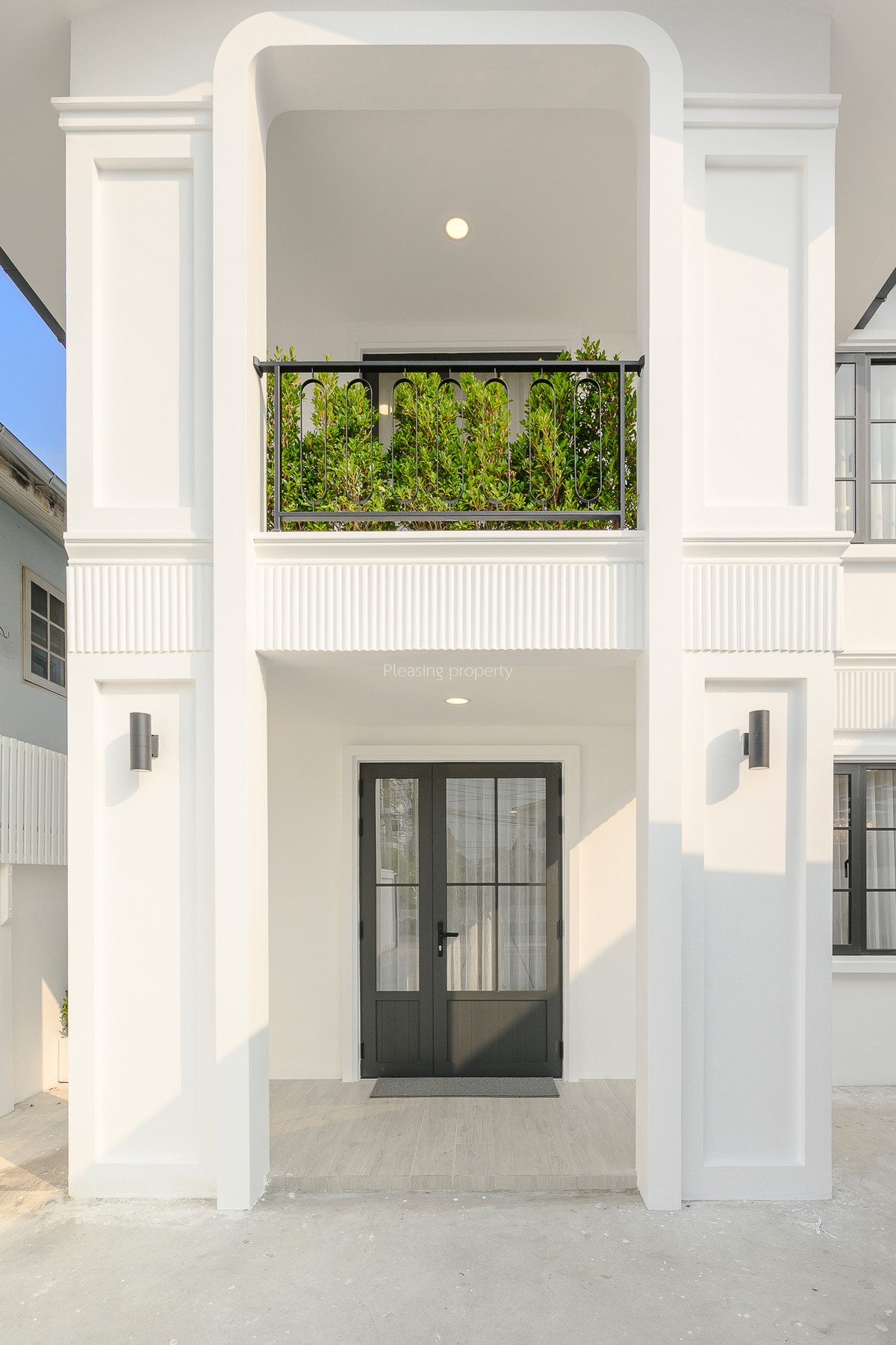 For SaleHouseOnnut, Udomsuk : Single house 60 sq m, Soi On Nut 44, good location, renovated, ready to move in.