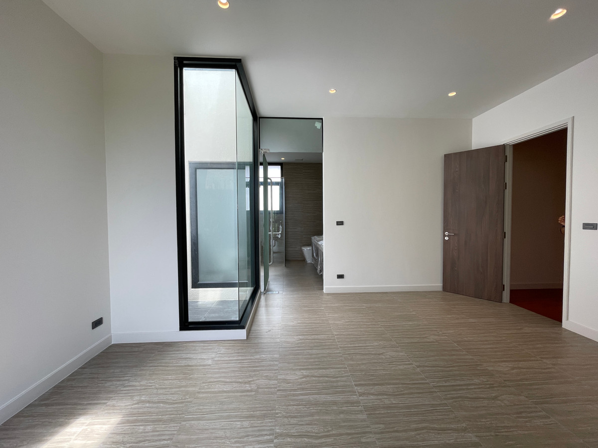 ขายบ้านรามคำแหง หัวหมาก : [ขาย] ARNA Rama 9 บ้านเดี่ยว Super Luxury 3 ชั้น พร้อมสระว่ายน้ำส่วนตัว และดาดฟ้า | ทำเลทองหลัง The Mall รามฯ ใกล้ MRT สายสีส้ม