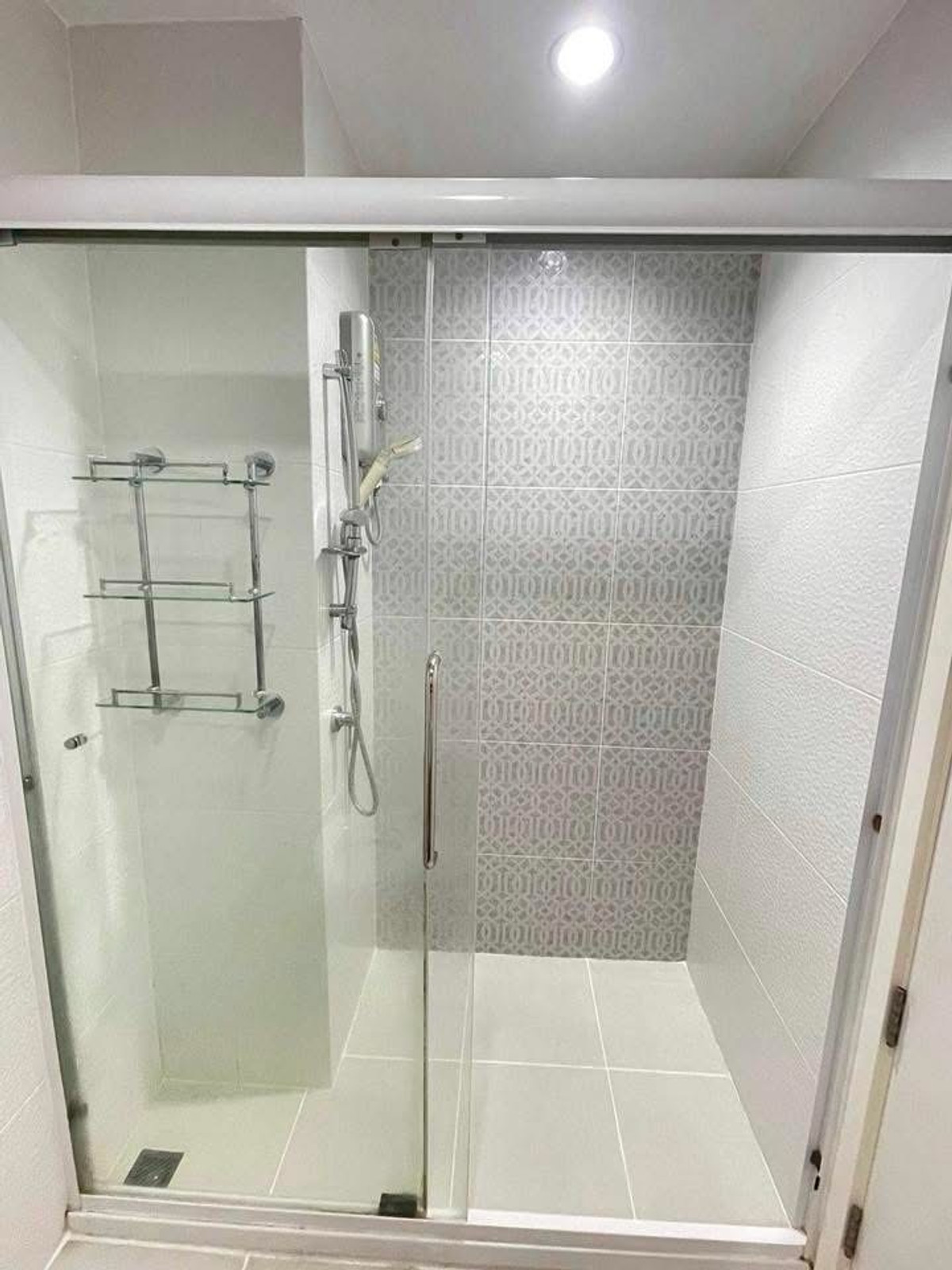 ให้เช่าคอนโดปิ่นเกล้า จรัญสนิทวงศ์ : 💙@condocurator 💙 ให้เช่า Thana Astoria เฟอร์นิเจอร์ครบ มีเครื่องซักผ้า [PM4442]