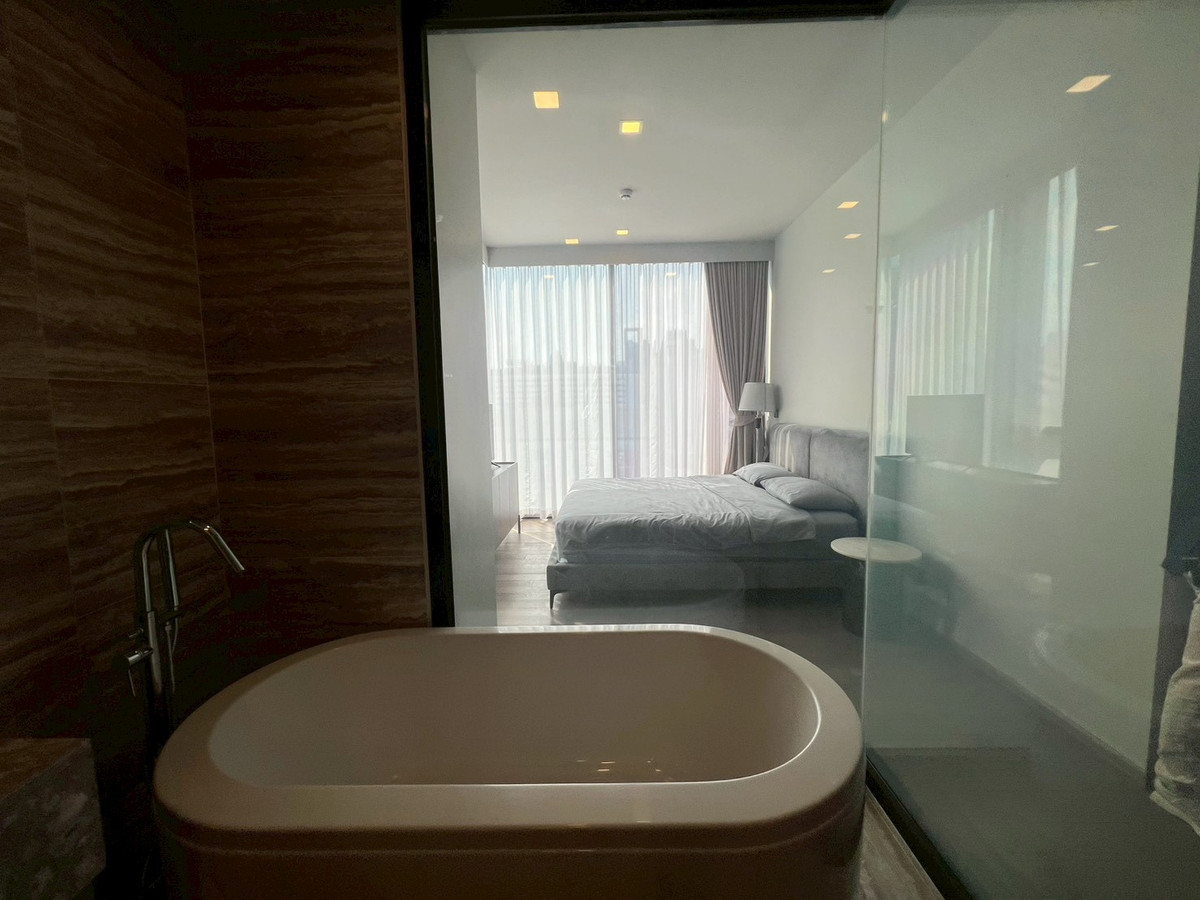 For RentCondoSukhumvit, Asoke, Thonglor : 2 bedroom for rent at Celes Asoke – Luxury Condo in the heart of Asoke, very convenient to travel.