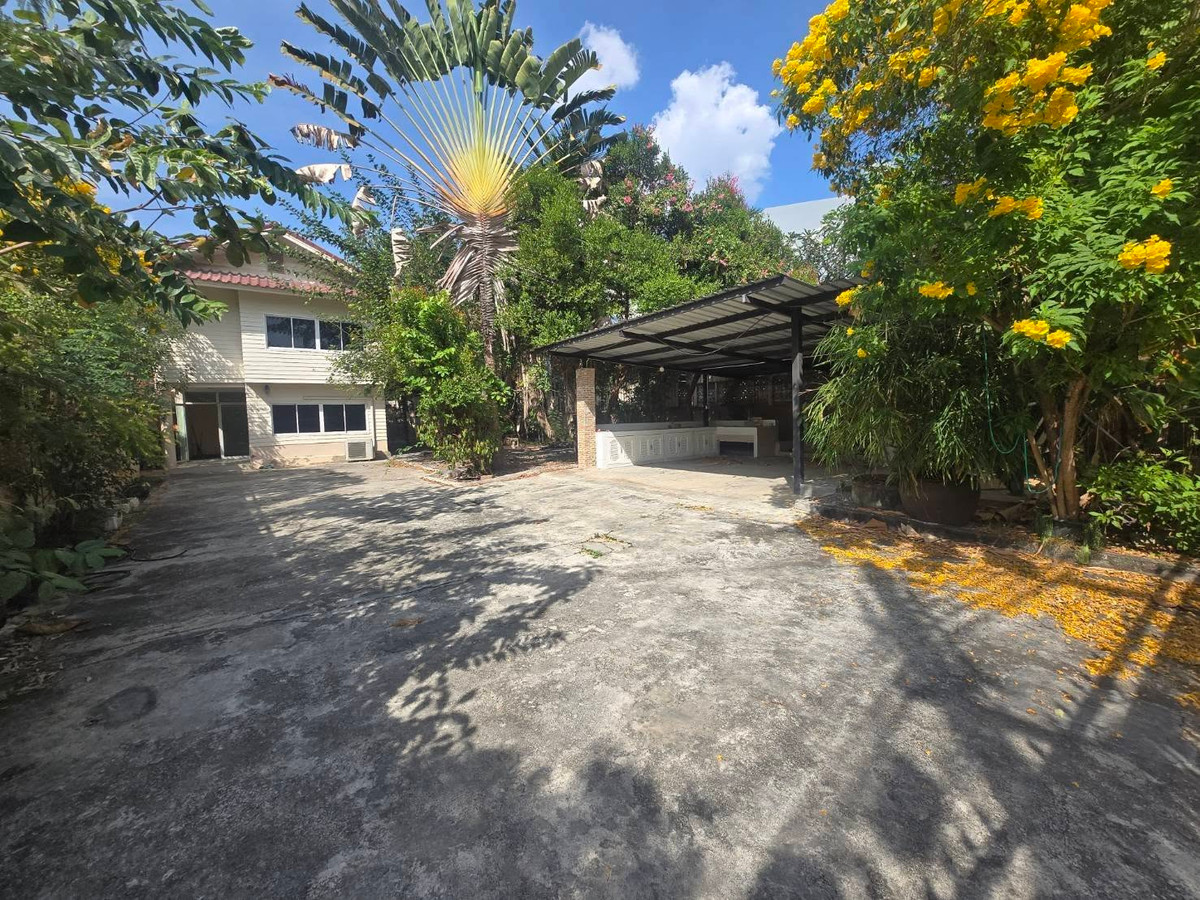 ให้เช่าบ้านสาทร นราธิวาส : 🏡ปล่อยเช่าบ้านหลังโรงพยาบาลเซนต์หลุยส์ สาทร ซอย 13 แยก 6   ✅เหมาะสำหรับอยู่อาศัย ✔ ร้านอาหาร ✔ คาเฟ่ ✔ ออฟฟิศ