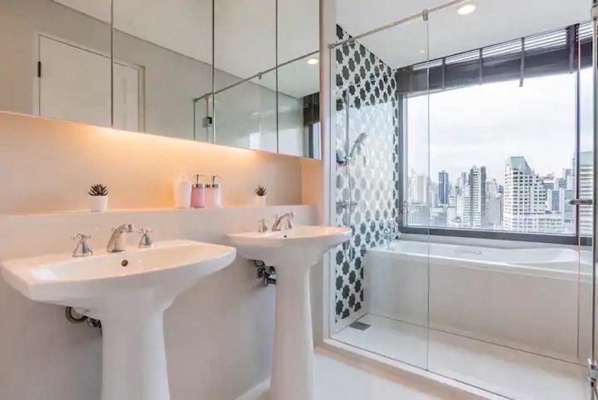 CondoSukhumvit, Asoke, Thonglor : Aguston Sukhumvit 22 Condominium Luxury 2 Bedrooms for Rent/Sale