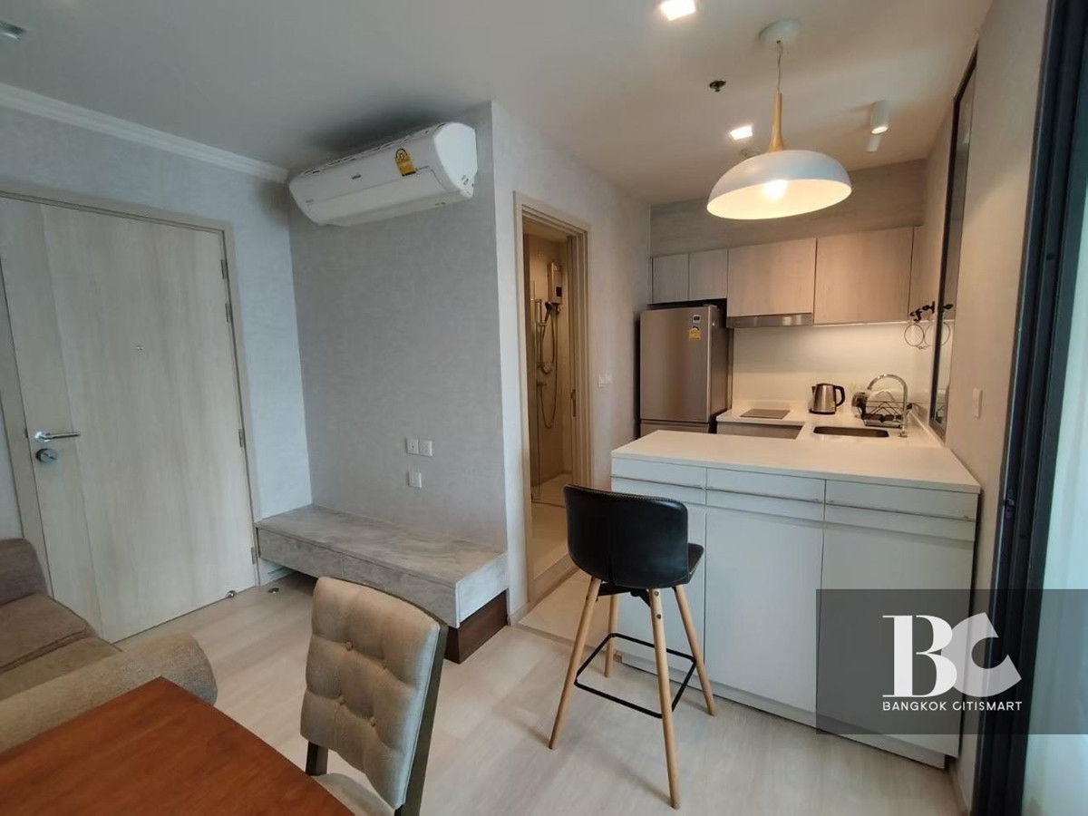 ให้เช่าคอนโดวิทยุ ชิดลม หลังสวน : ⚜️ High floor 1 bedroom for rent at Life one wireless ⚜️