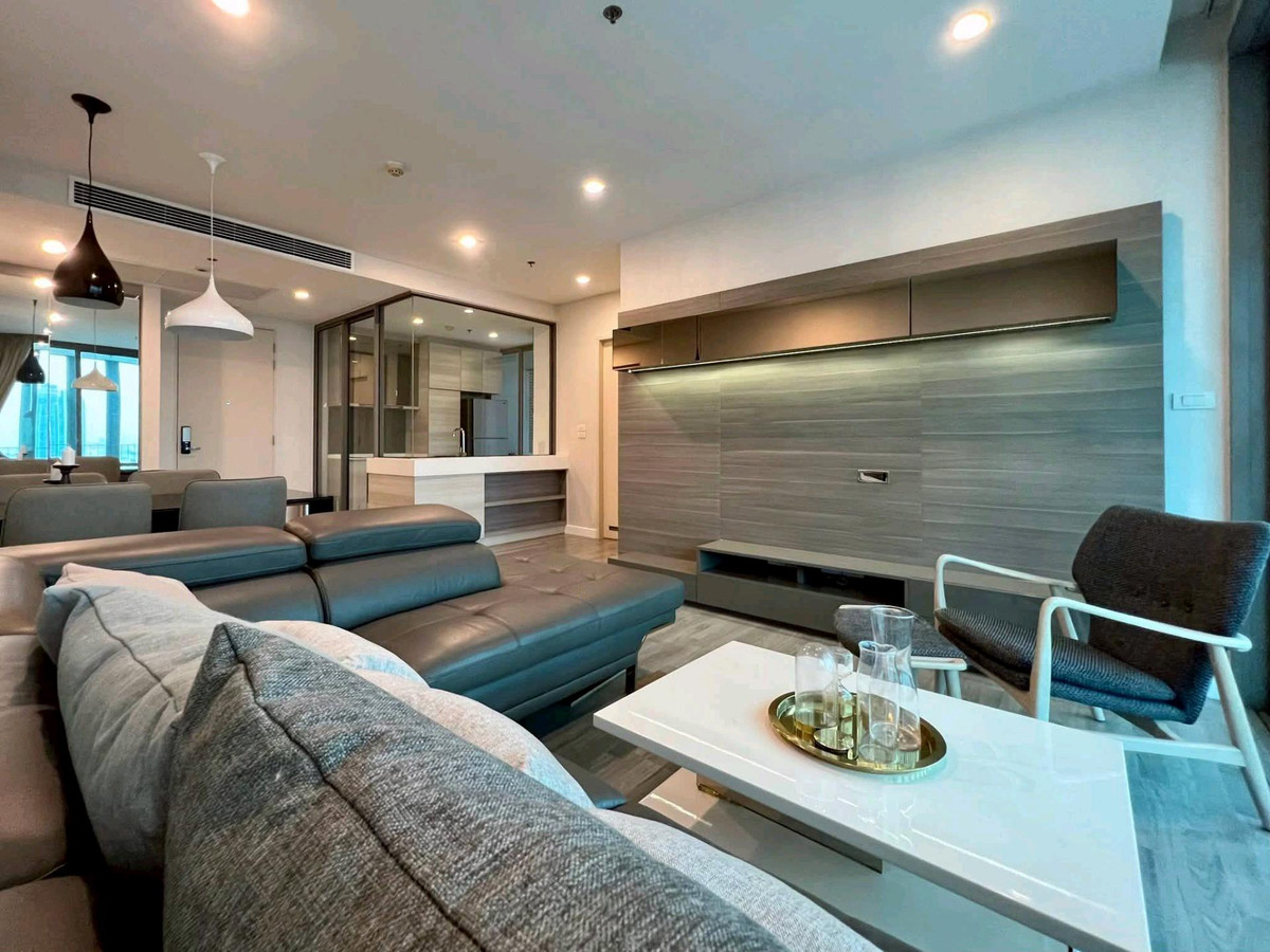 For RentCondoWongwianyai, Charoennakor : Floor:16 • Large balcony • 2 Bedrooms / 2 Bathrooms • Spacious layout