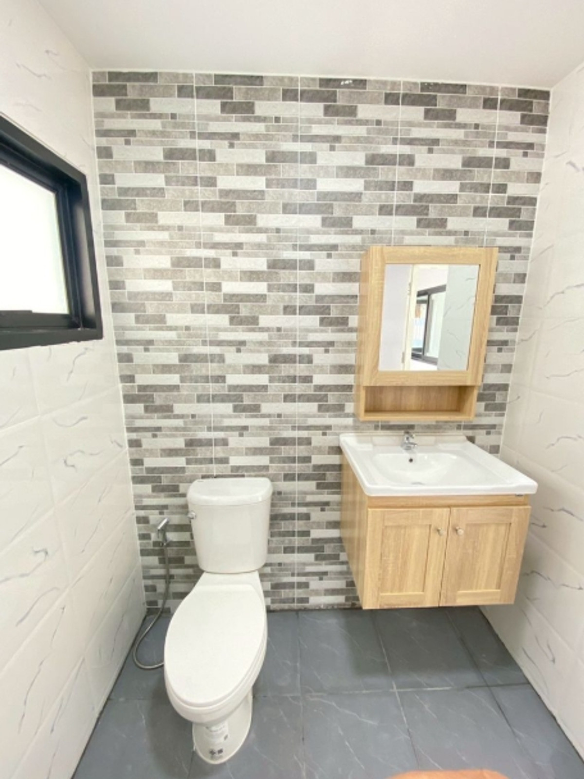 ขายบ้านปทุมธานี รังสิต ธรรมศาสตร์ : ขายบ้านเดี่ยว 2 ชั้น หมู่บ้านเมืองเอกรังสิต ถนนพหลโยธิน ตำบลหลักหก อำเภอเมืองปทุมธานี จังหวัดปทุมธานี  มหาวิทยาลัยรังสิต ใกล้ทางด่วนดอนเมืองโทลเวย์