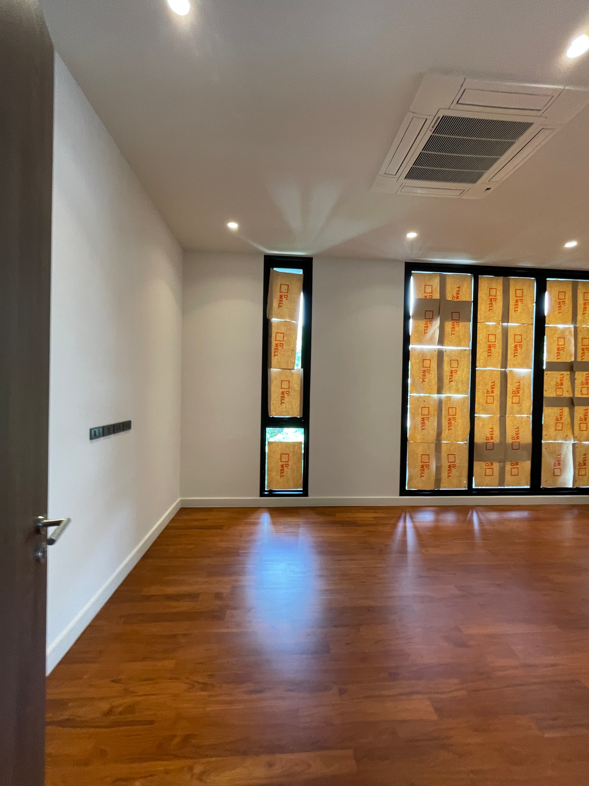 ขายบ้านรามคำแหง หัวหมาก : [ขาย] ARNA Rama 9 บ้านเดี่ยว Super Luxury 3 ชั้น พร้อมสระว่ายน้ำส่วนตัว และดาดฟ้า | ทำเลทองหลัง The Mall รามฯ ใกล้ MRT สายสีส้ม