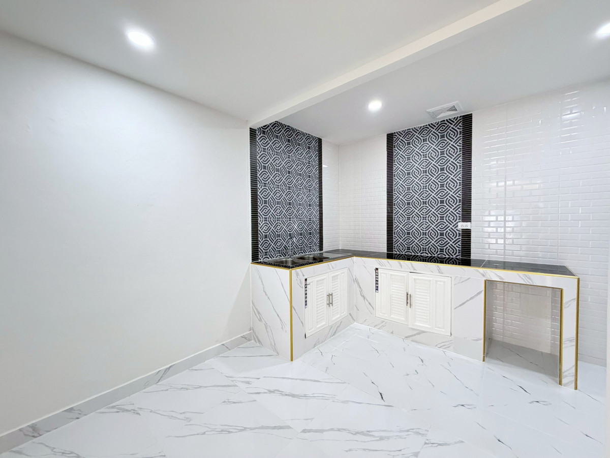 ขายบ้านเกษตร นวมินทร์ ลาดปลาเค้า : ขายบ้าน บ้านเฟรนชิฟ หน้ากว้าง รีโนเวทใหม่ ลาดพร้าว เขต ลาดพร้าว กรุงเทพ CX-147476