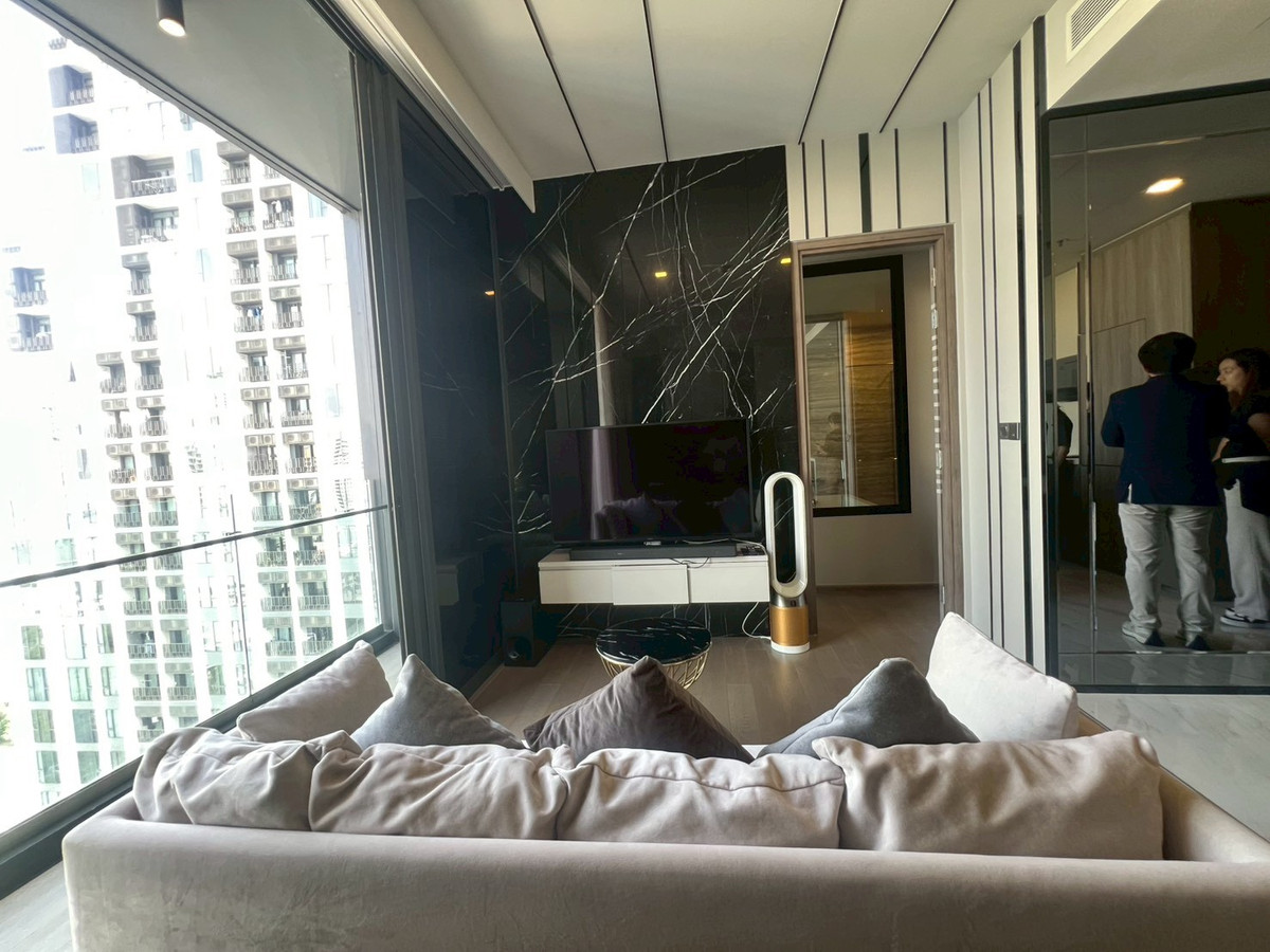 ให้เช่าคอนโดสุขุมวิท อโศก ทองหล่อ : 🏙️1 bedroom for rent at Celes Asoke – Luxury Condo ใจกลางอโศก เดินทางสะดวกมาก
