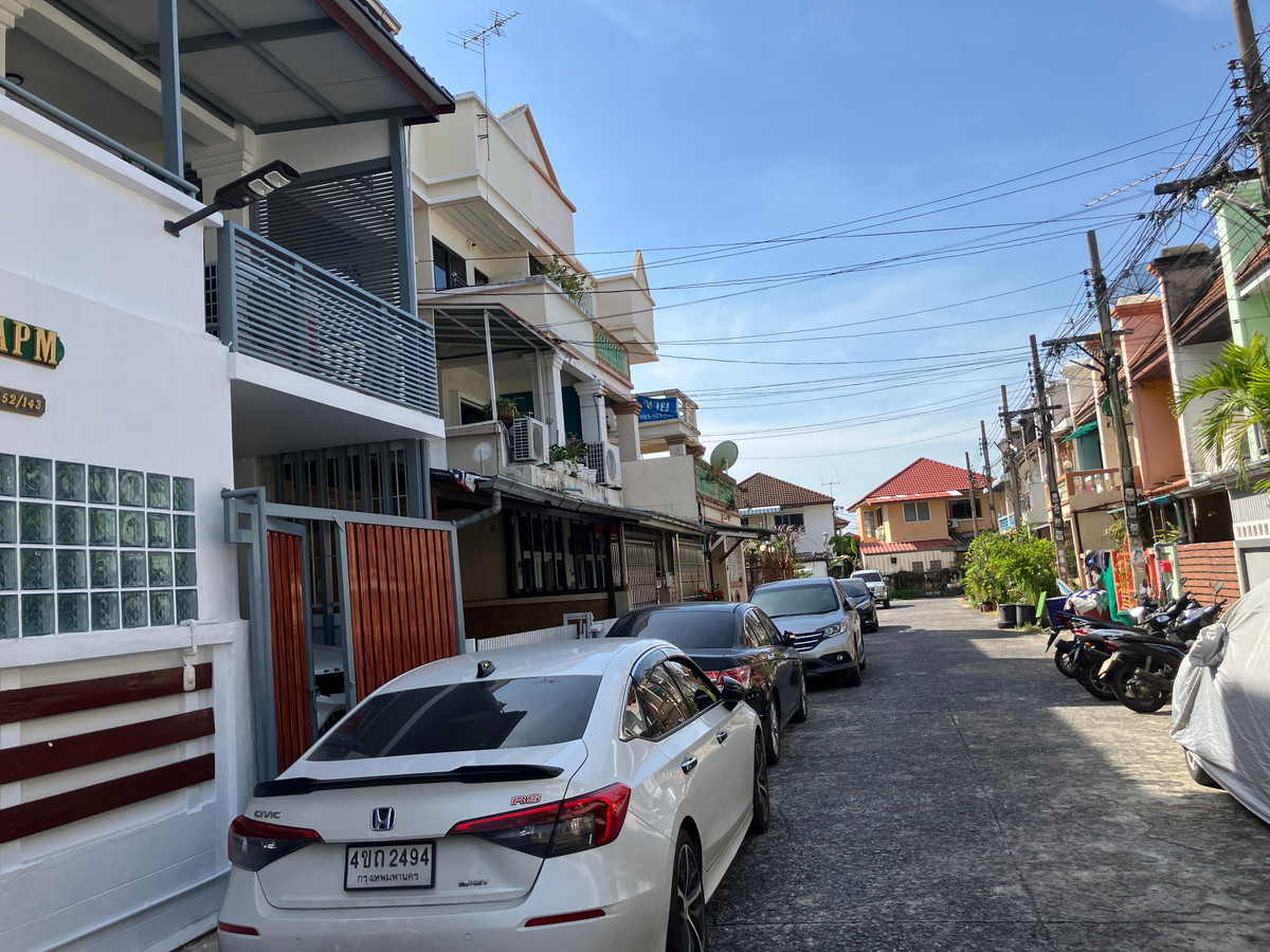 ให้เช่าทาวน์โฮมนวมินทร์ รามอินทรา : ⚡ ให้เช่า ทาวน์โฮม 3 ชั้น หมู่บ้านสหโชค ซอย รามอินทรา 34 แยก 26 ใกล้ BTS ขนาด 18 ตร.ว. ⚡