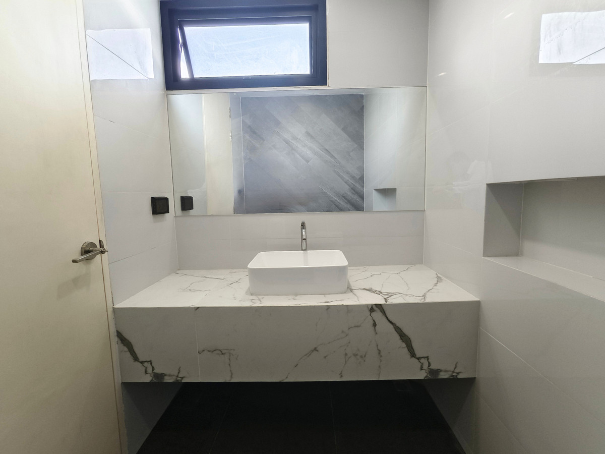 Home OfficeLadkrabang, Suwannaphum Airport : For Sale/Rent: 4-Story Home Office, WERKK Kingkaew. Brand new building, ready to use, 5 minutes to the airport. Large hall on every floor, 1 bedroom, 3 bathrooms.