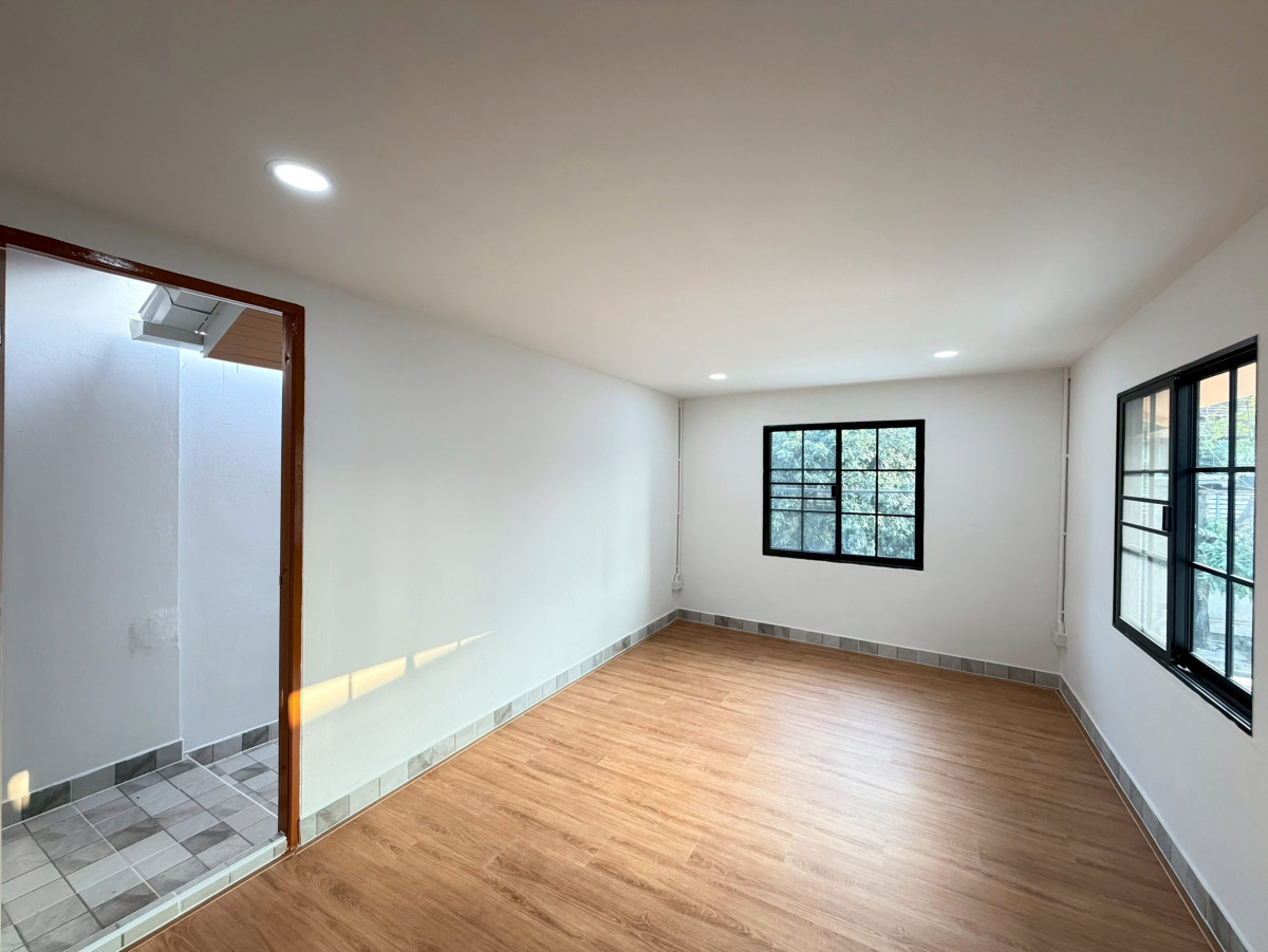 ขายบ้านเกษตร นวมินทร์ ลาดปลาเค้า : ขายบ้าน บ้านเฟรนชิฟ หน้ากว้าง รีโนเวทใหม่ ลาดพร้าว เขต ลาดพร้าว กรุงเทพ CX-147476