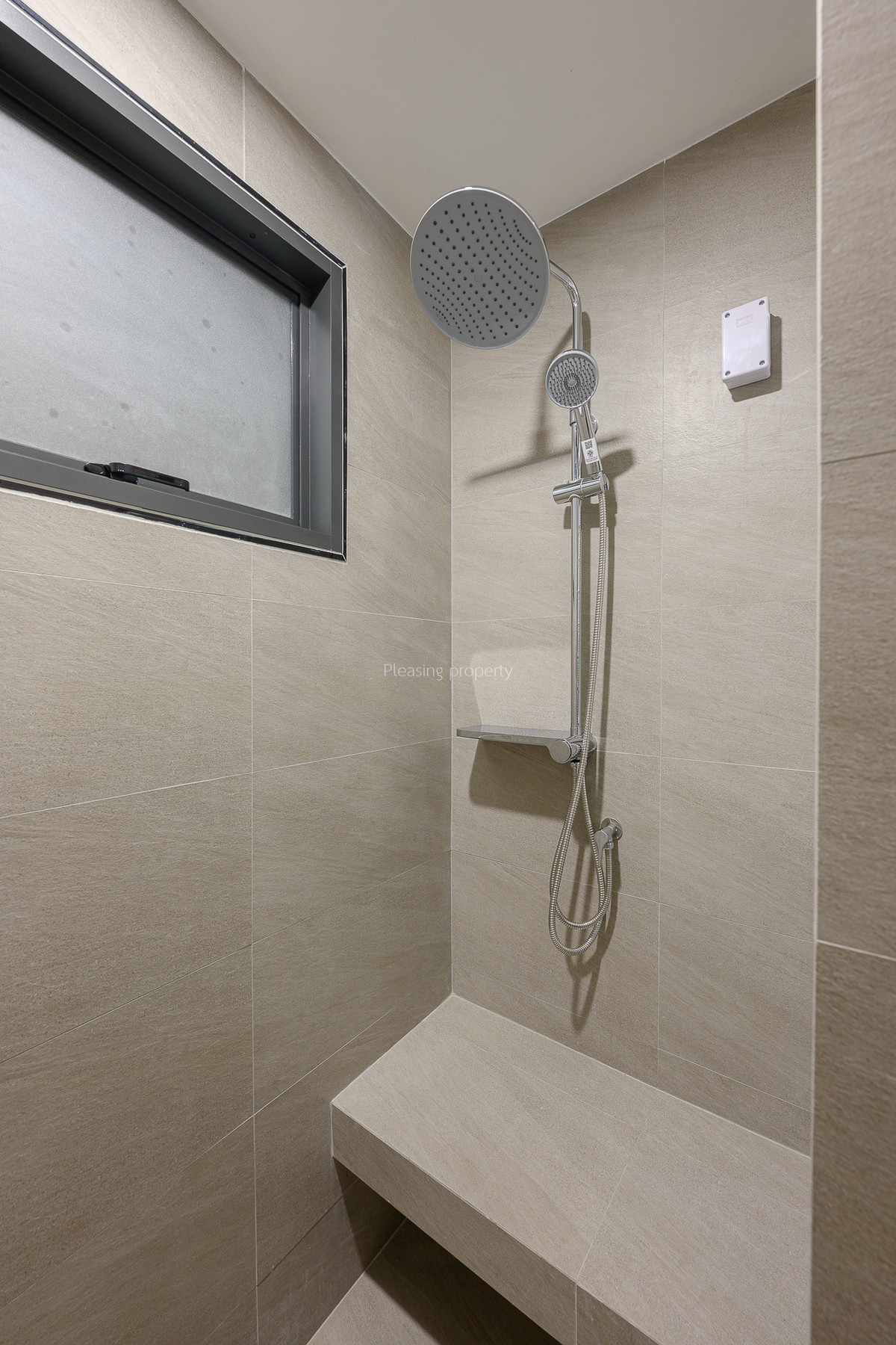 For SaleHouseOnnut, Udomsuk : Single house 60 sq m, Soi On Nut 44, good location, renovated, ready to move in.