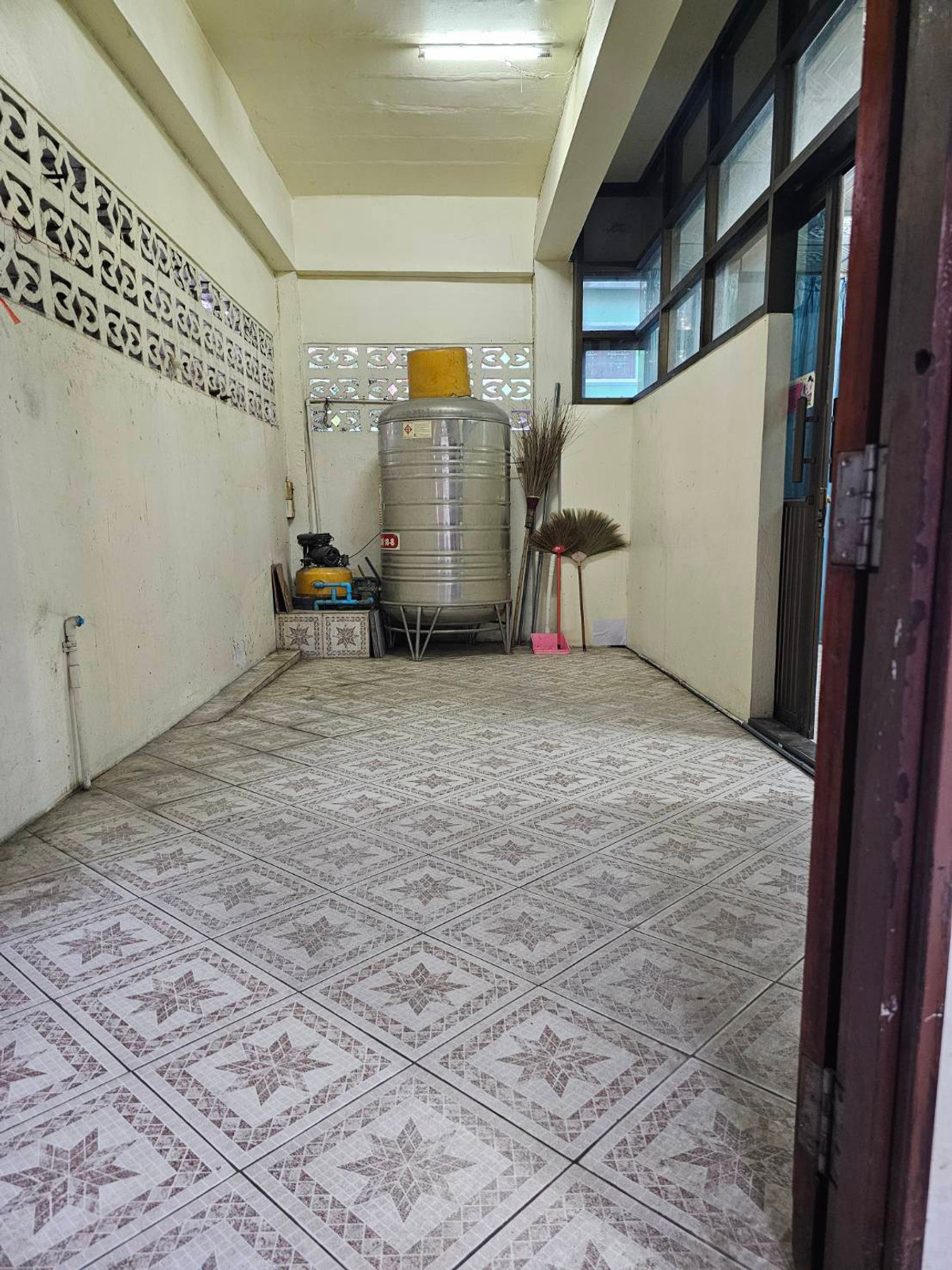 ให้เช่าทาวน์โฮมมีนบุรี-ร่มเกล้า : ⚡ ให้เช่า ทาวน์โฮม 2 ชั้น ซอย รามคำแหง 186 ขนาด 35 ตร.ว. ⚡