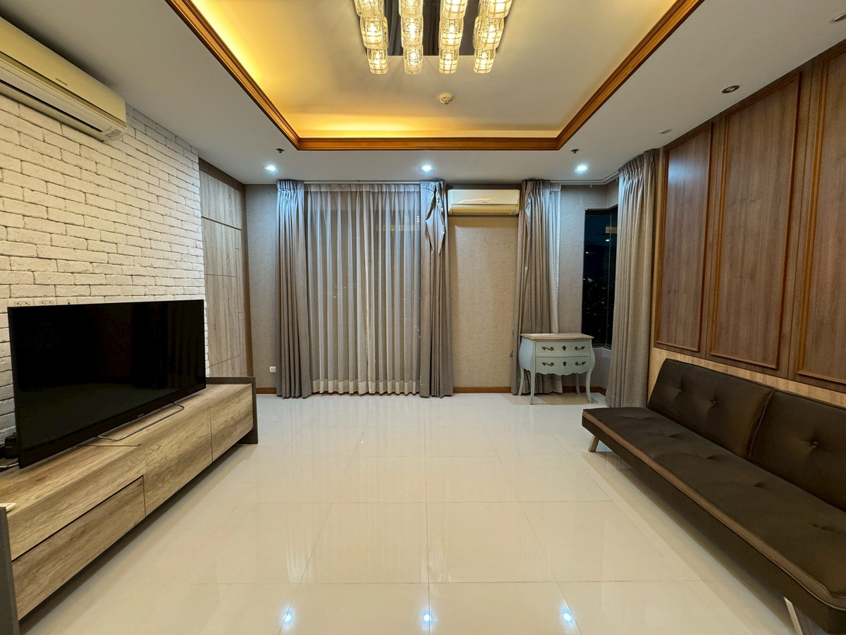 ให้เช่าคอนโดพระราม 9 เพชรบุรีตัดใหม่ RCA : ให้เช่า Villa Asoke 2 ห้องนอน แต่งหรู เฟอร์ครบ ทำเล MRT เพชรบุรี