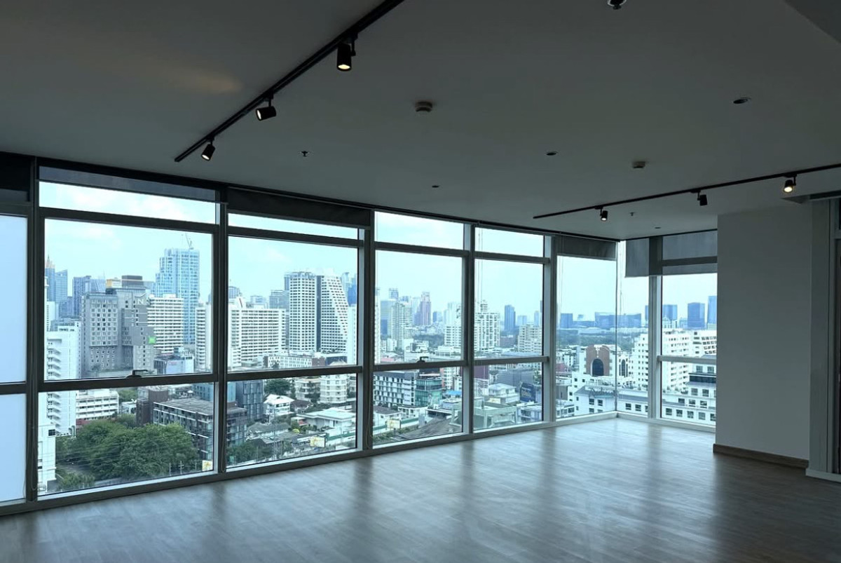 For RentCondoWitthayu, Chidlom, Langsuan, Ploenchit : Condo for rent, Athenee Residence 3+1maid, 215 sq m, Ploenchit-Chidlom area, near Central Embassy.