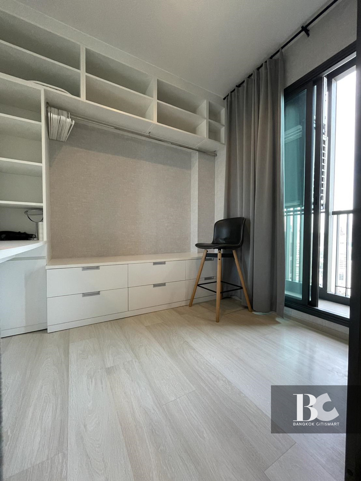 ให้เช่าคอนโดวิทยุ ชิดลม หลังสวน : ⚜️ High floor 1 bedroom for rent at Life one wireless ⚜️