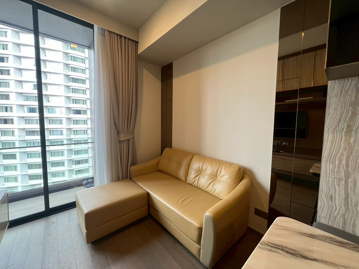 For RentCondoSukhumvit, Asoke, Thonglor : 🏙️ 1 bedroom for rent at Celes Asoke – Luxury Condo for Rent Nice location