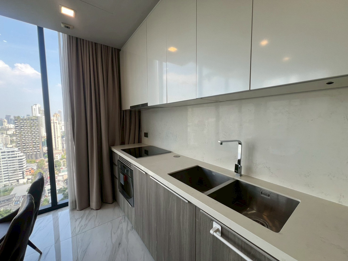 For RentCondoSukhumvit, Asoke, Thonglor : 2 bedroom for rent at Celes Asoke – Luxury Condo, very convenient to travel, in the heart of Asoke, opposite Terminal 21.