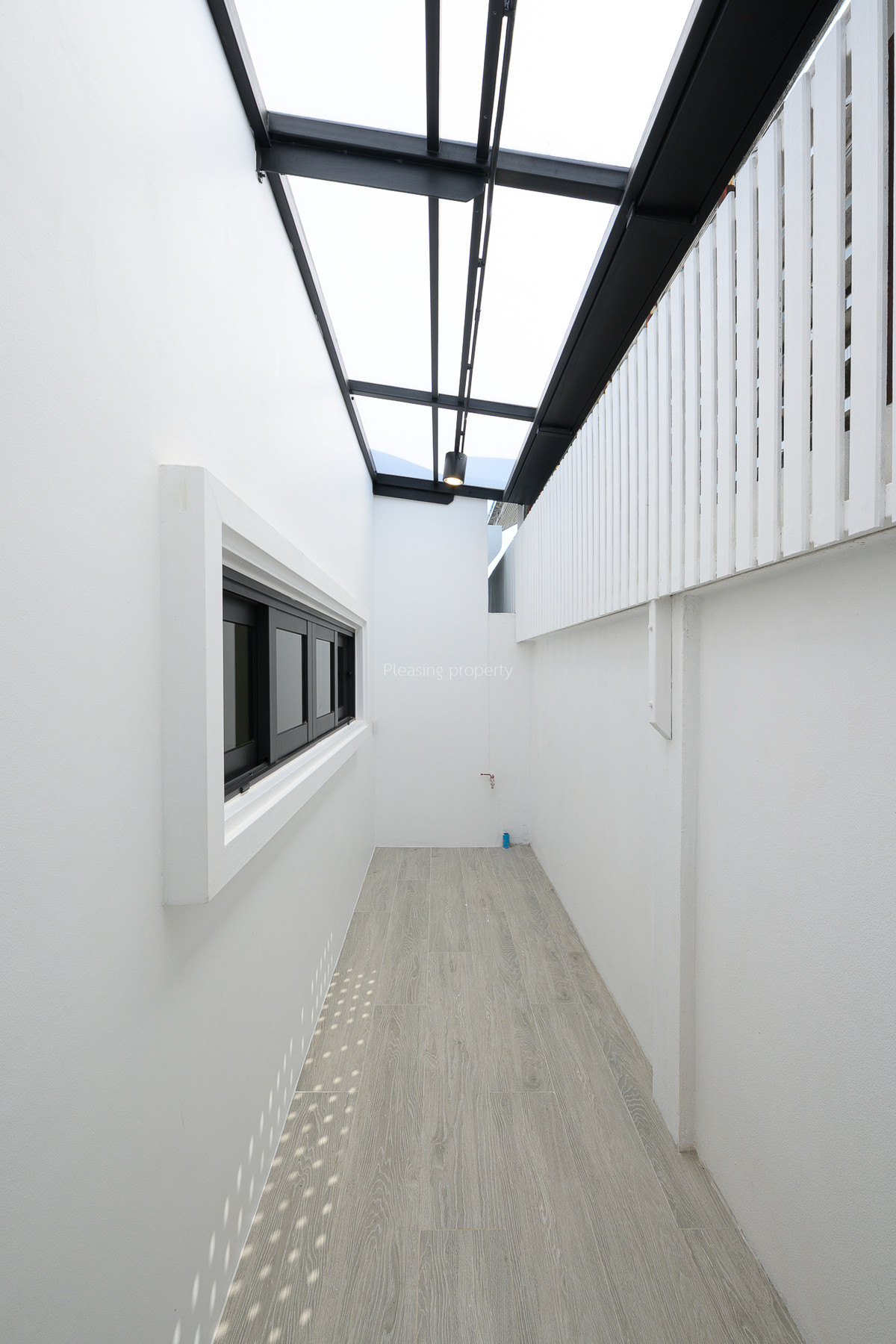 For SaleHouseOnnut, Udomsuk : Single house 60 sq m, Soi On Nut 44, good location, renovated, ready to move in.