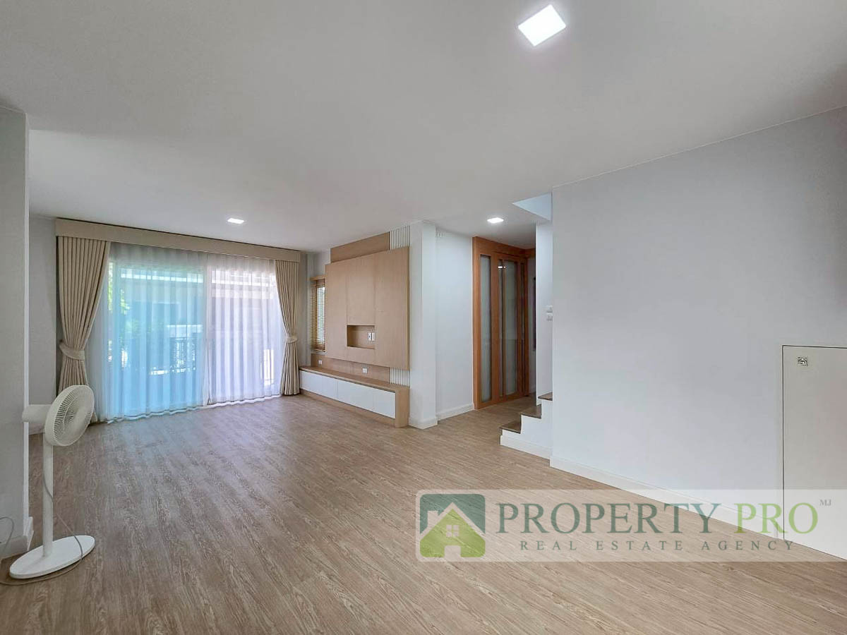 For SaleSamut Prakan,Samrong : TwinHouse for Sale Grande Pleno Bangna Onnut, 3 Bedroom 35 Sqw 146 Sqm Minimal Style with Good Condition Near Chaloem Phrakiat Rama 9, Kingkaew, Suvarnabhumi Airport, Prawet, Ladkrabang, MegaBangna : MJ25S-009