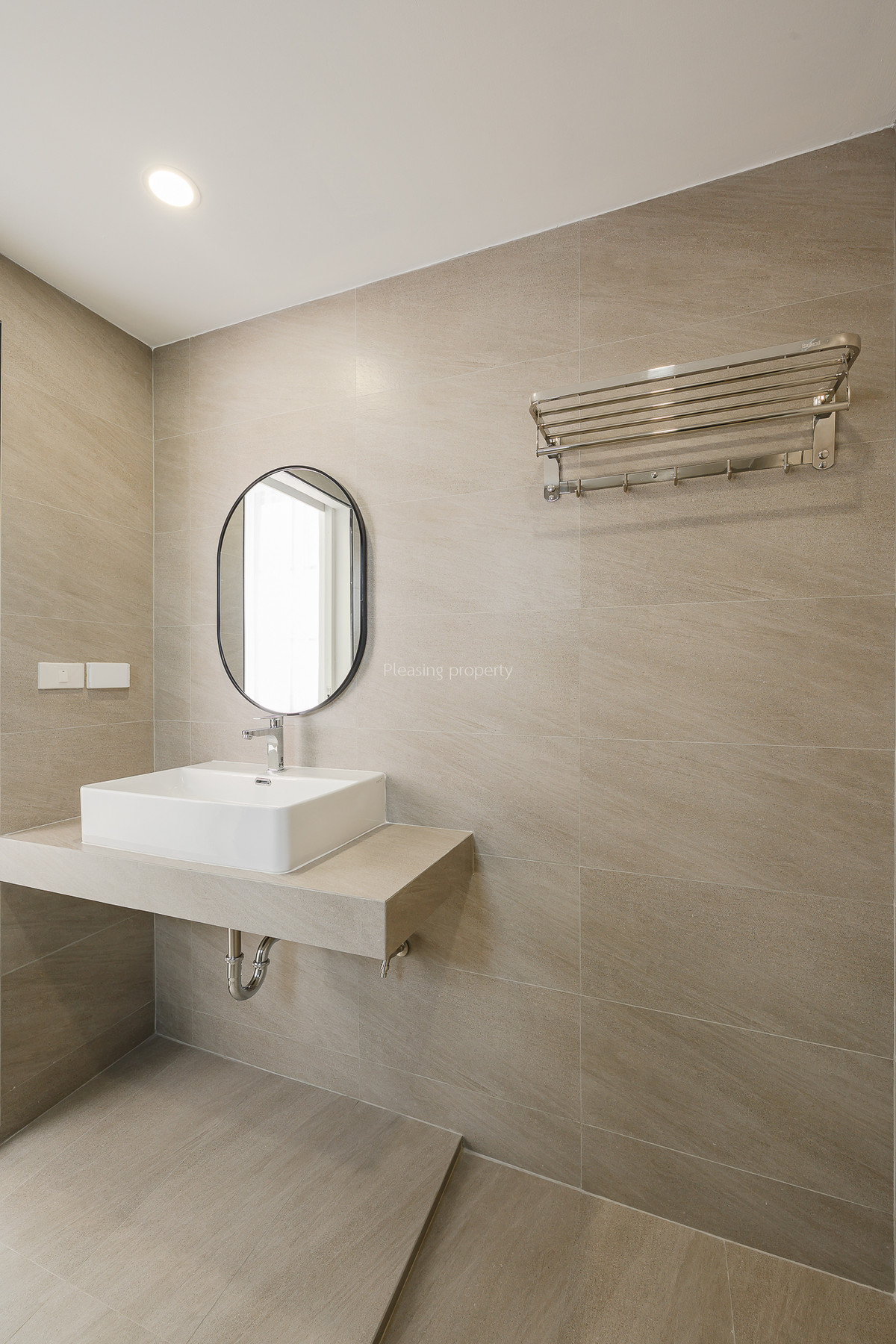 For SaleHouseOnnut, Udomsuk : Single house 60 sq m, Soi On Nut 44, good location, renovated, ready to move in.